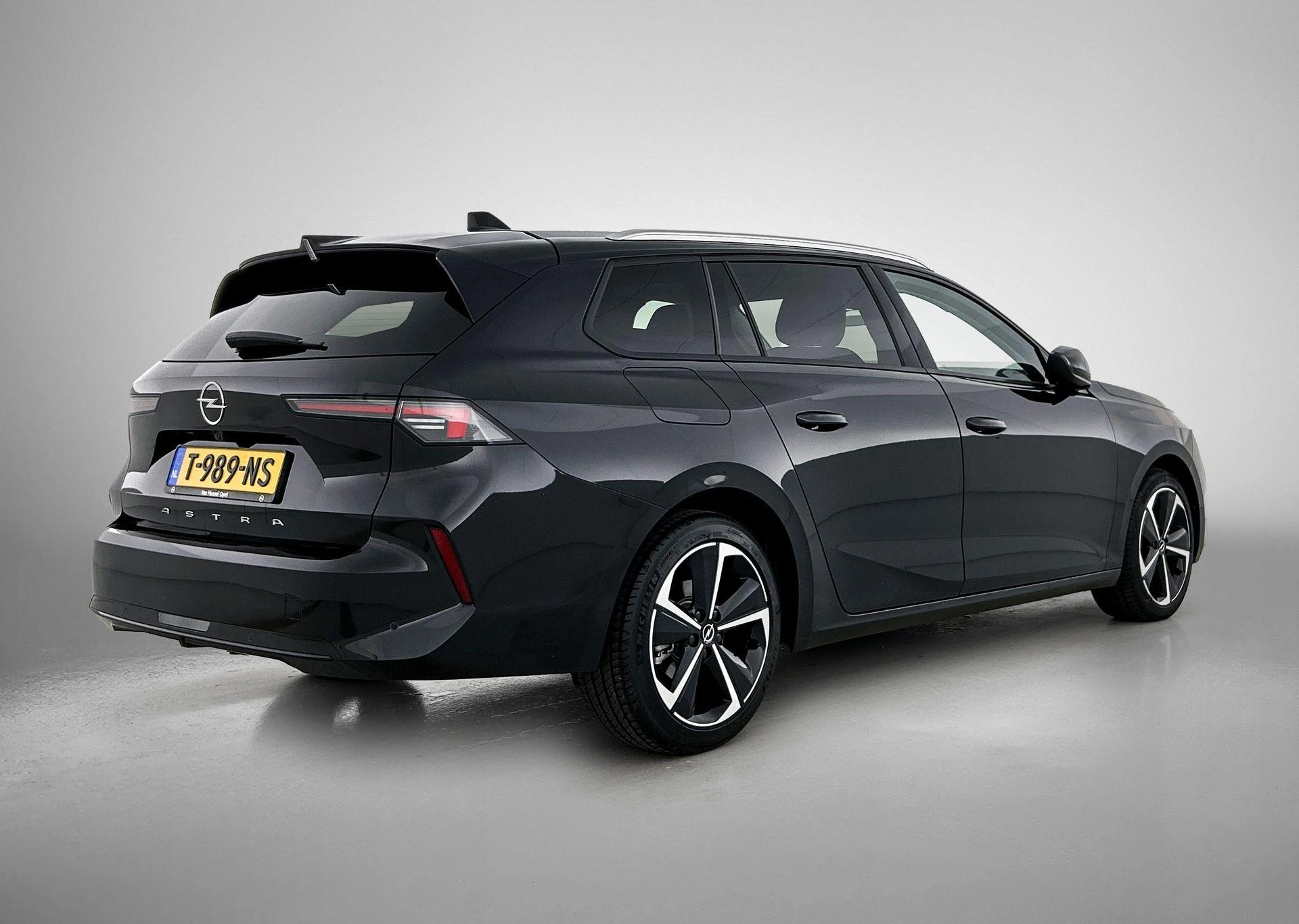 Opel-Astra-image-3
