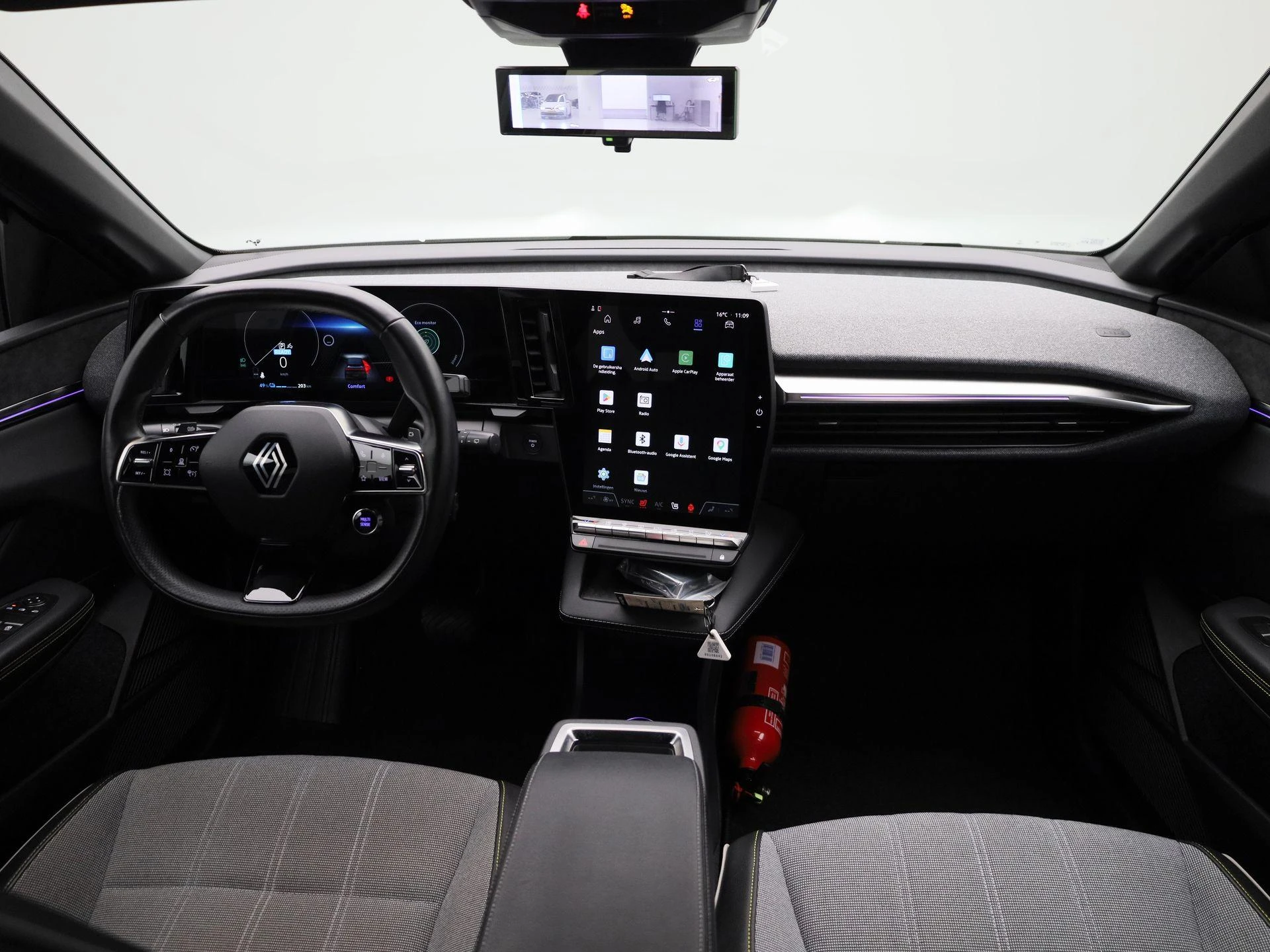 Renault-Megane E-Tech-image-33