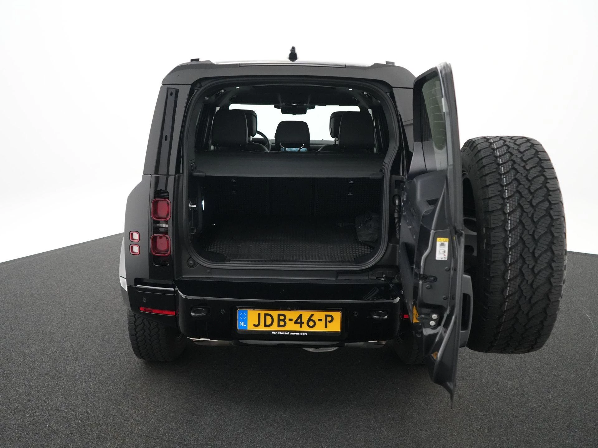 Land Rover-Defender-image-43