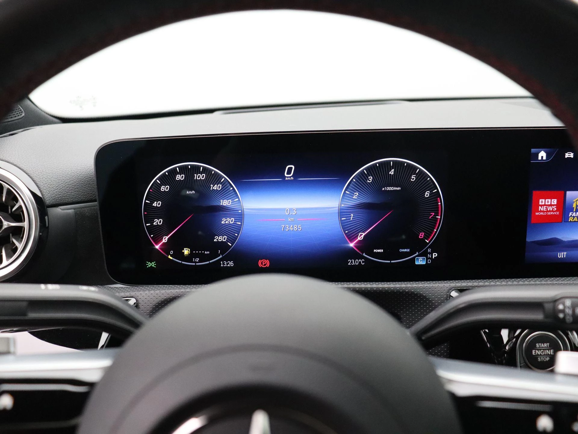 Mercedes-Benz A-Klasse 180 Sedan AMG Line + PANO DAK + MULTIBEAM LED + CARPLAY +