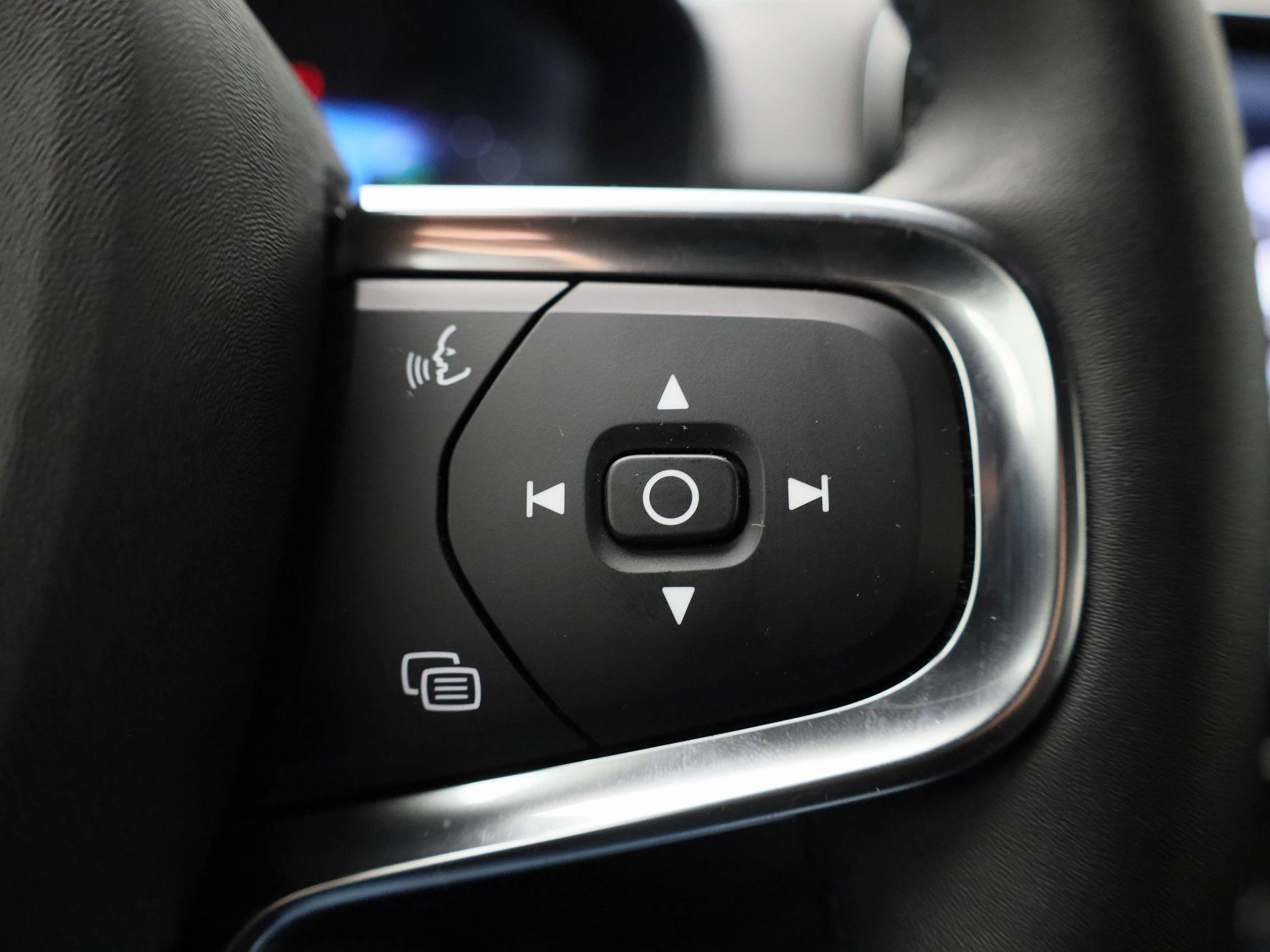 Volvo-XC40-image-16