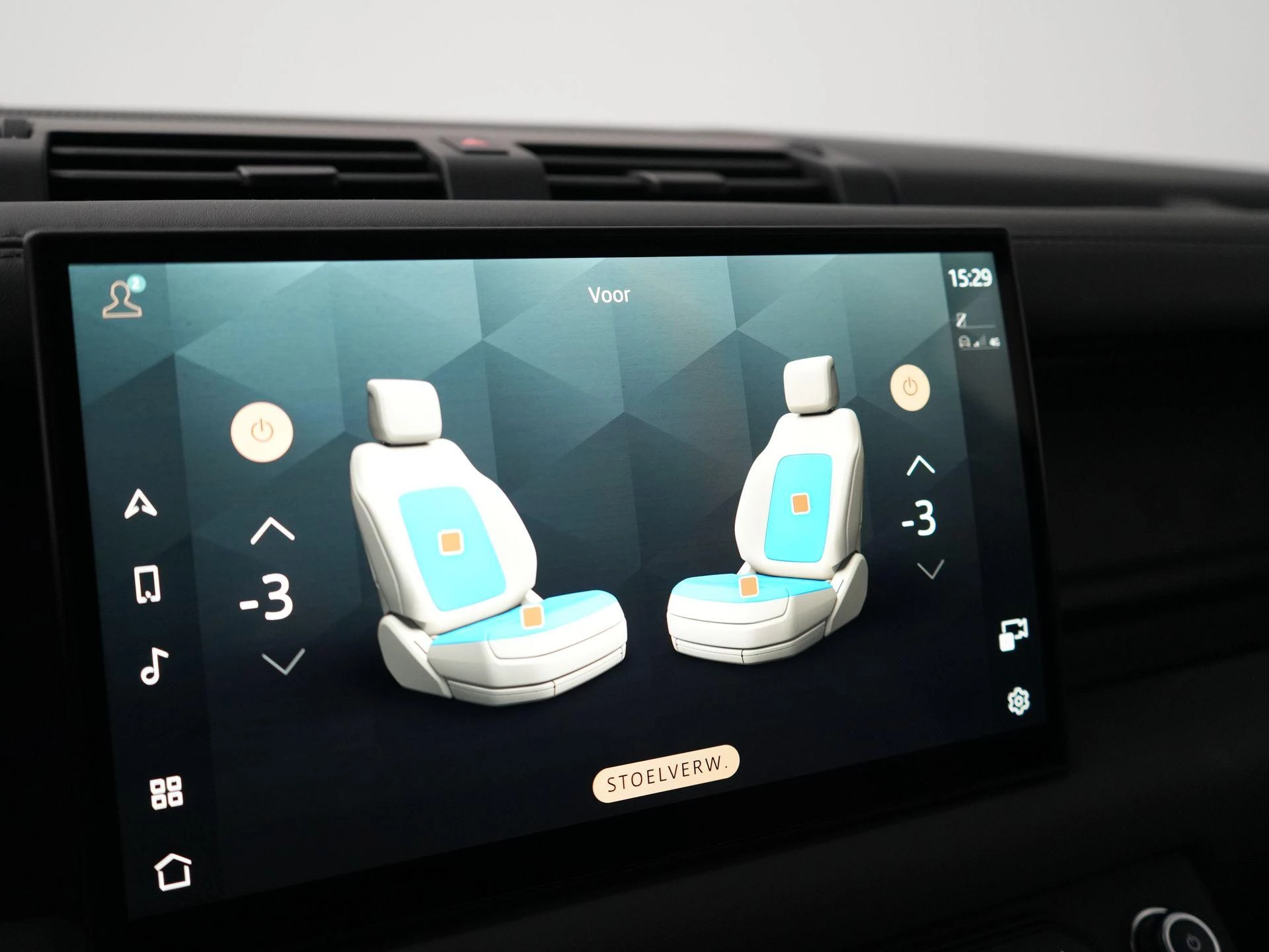 Land Rover-Defender-image-25