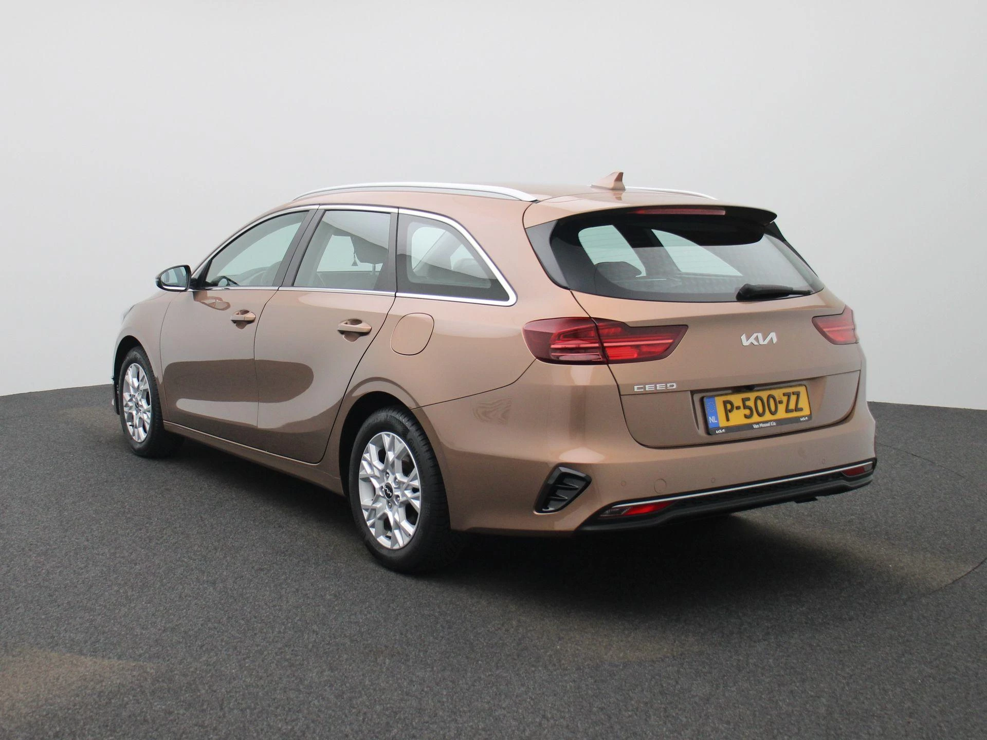 Kia-Ceed Sportswagon-image-1