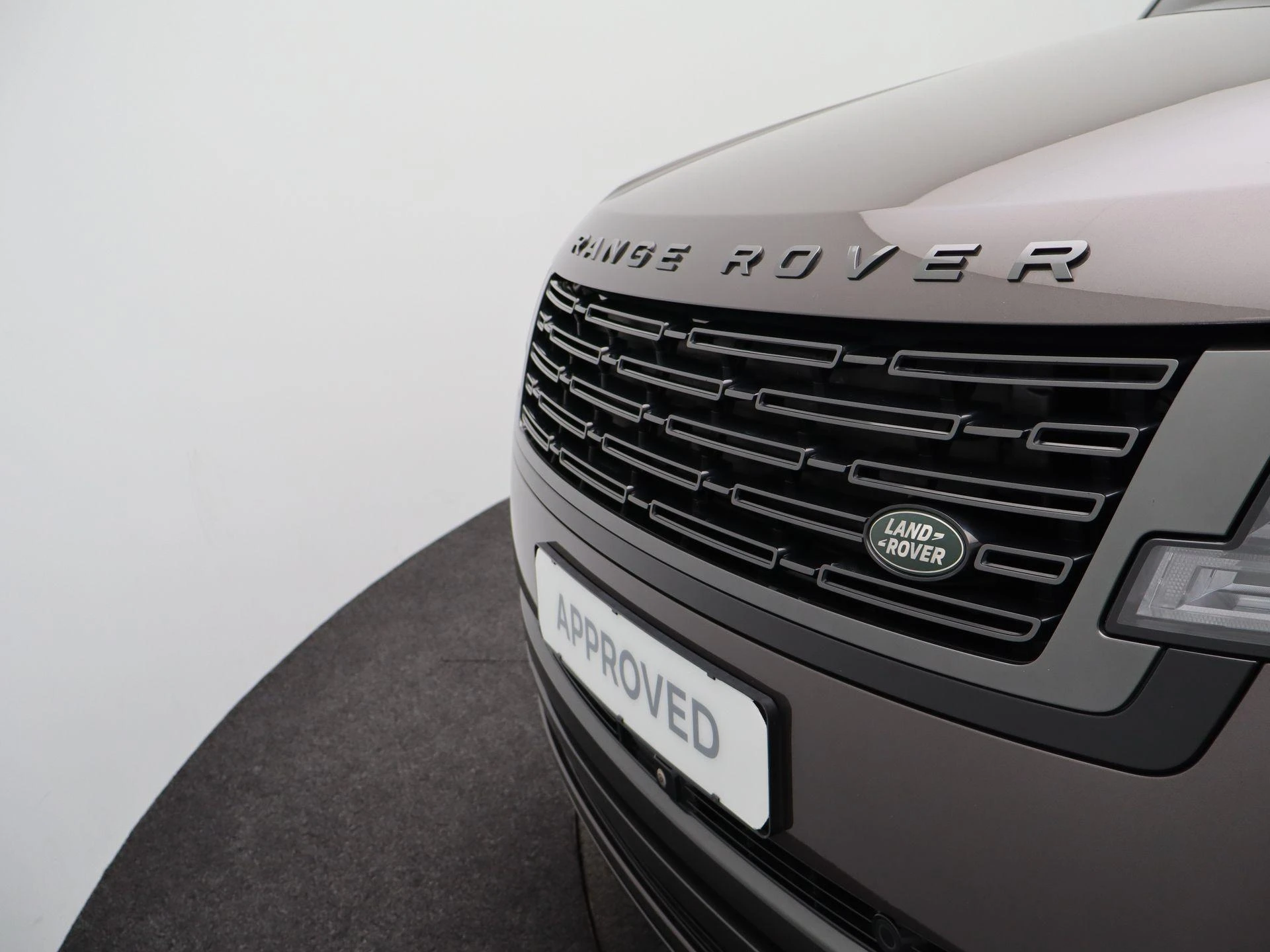 Land Rover-Range Rover-image-45
