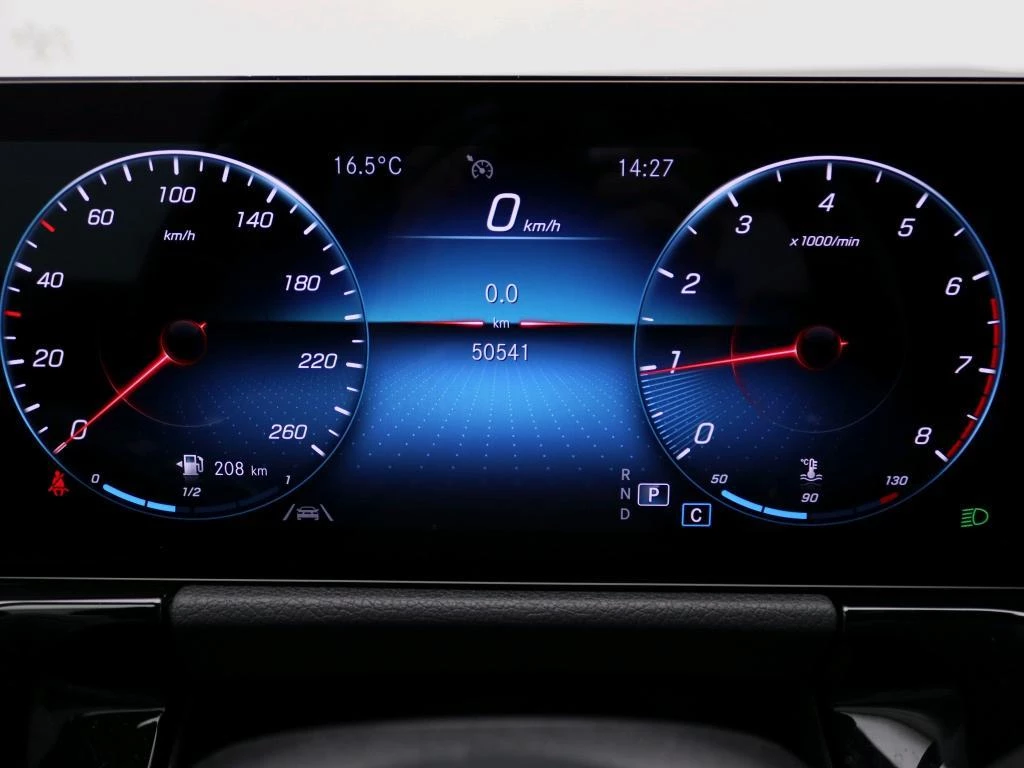 Mercedes-Benz-GLA-image-6