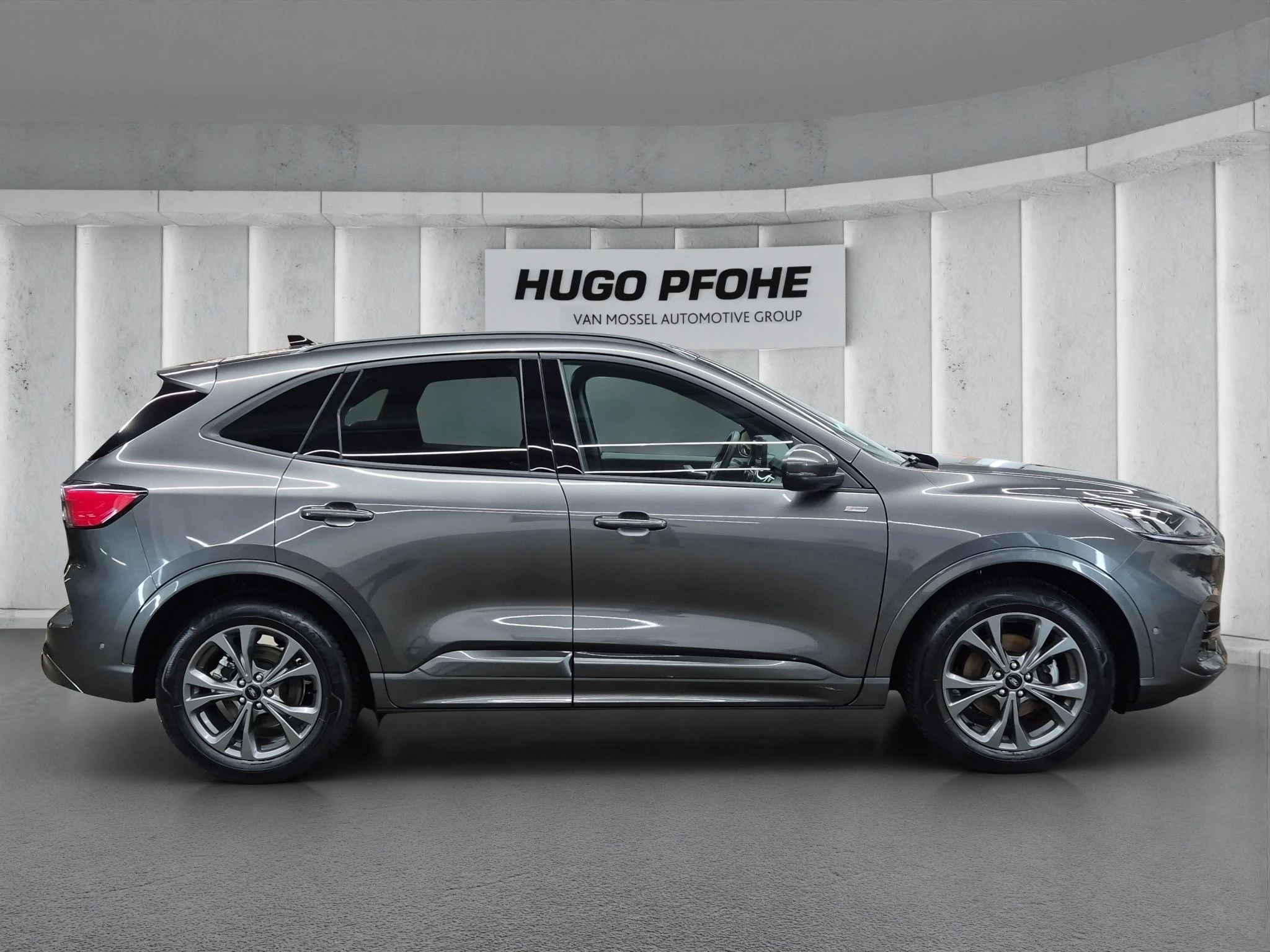 Ford Kuga ST-Line X*PANO*AHK*KAM*ACC*NAVI*SOUND-SYS.