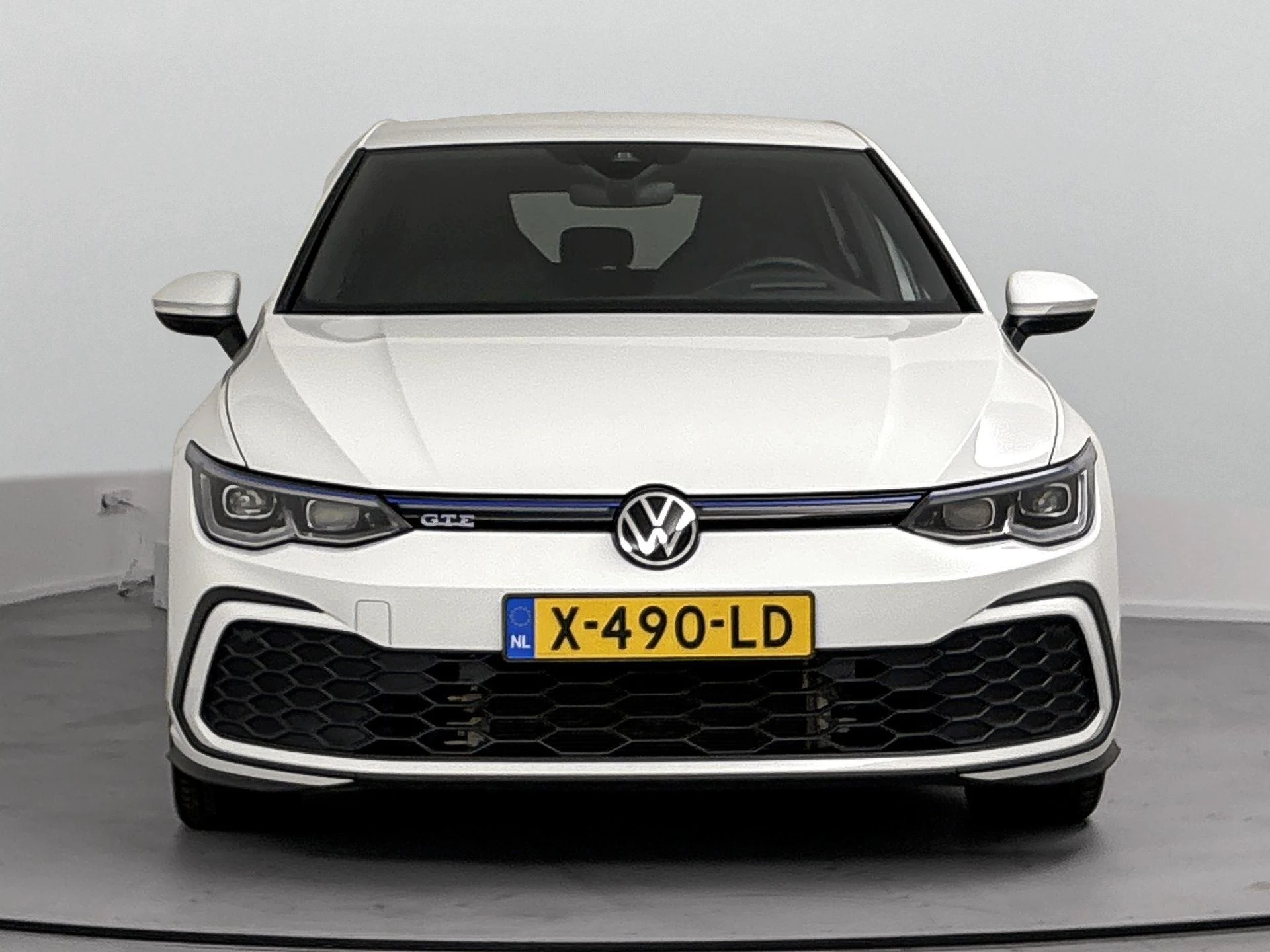 Volkswagen-Golf-image-4