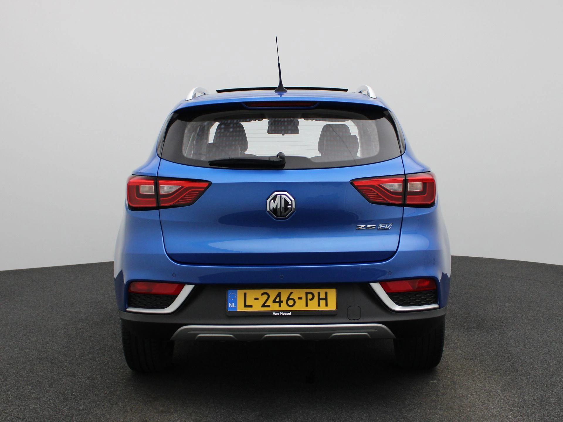 MG-ZS EV-image-4