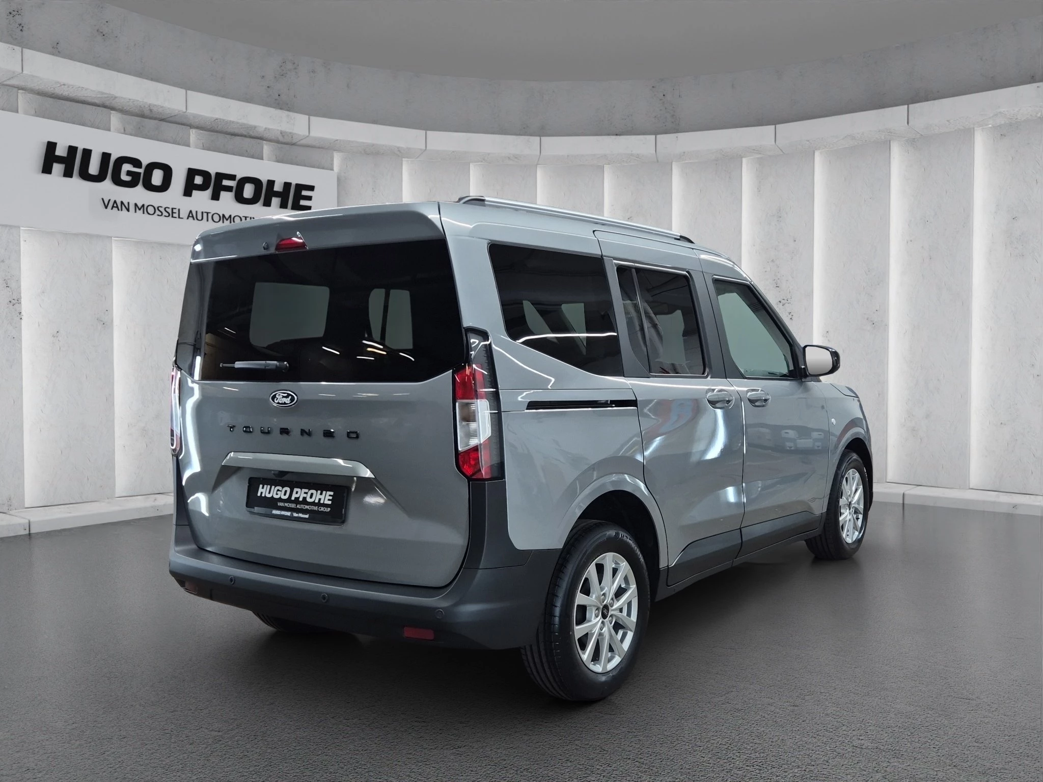 Ford Tourneo Courier Titanium 1.0 EcoBoost 92 kW Auto Kompaktvan. 5-türig