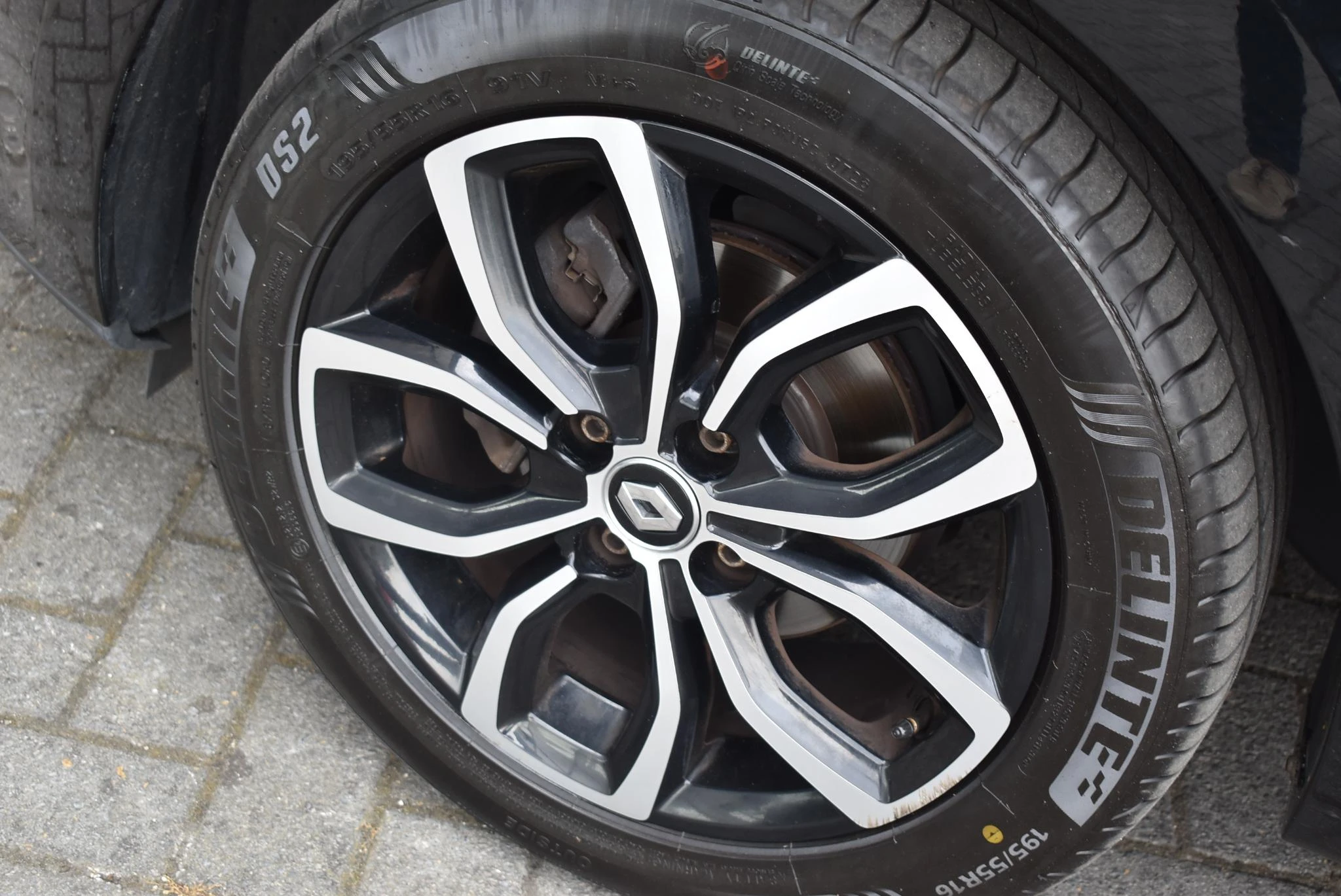 Renault-Clio-image-12