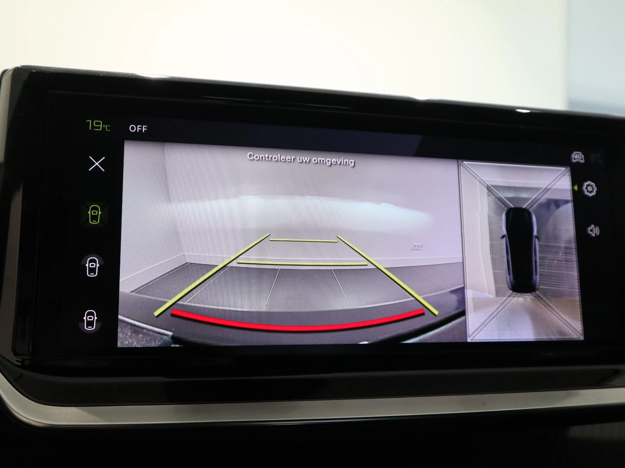 Peugeot-208-image-11