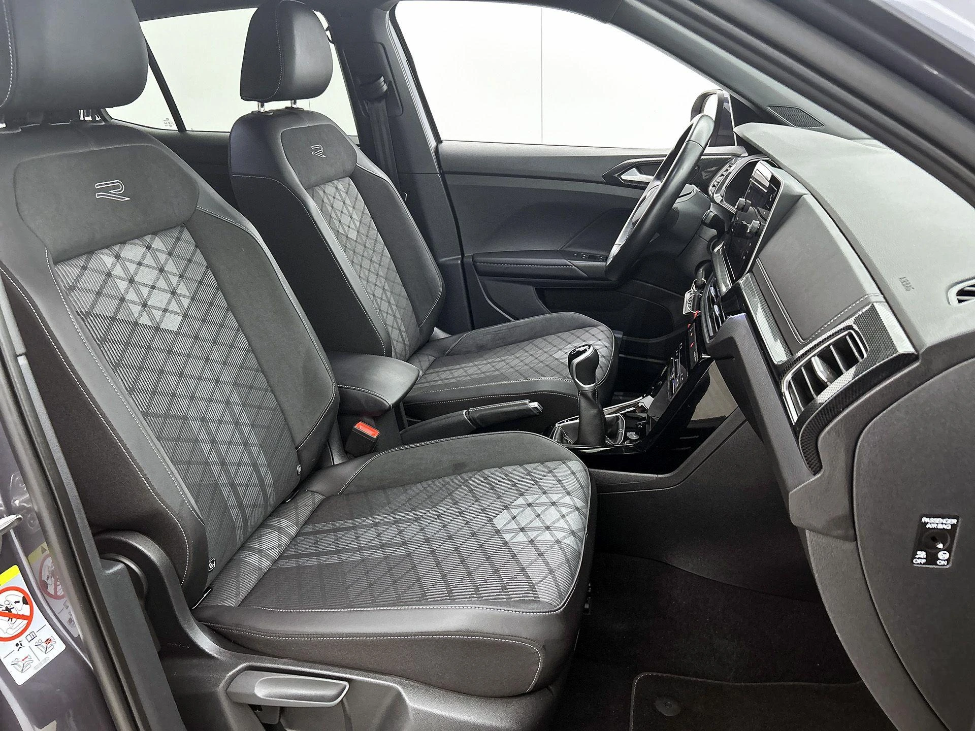 Volkswagen-T-Cross-image-38