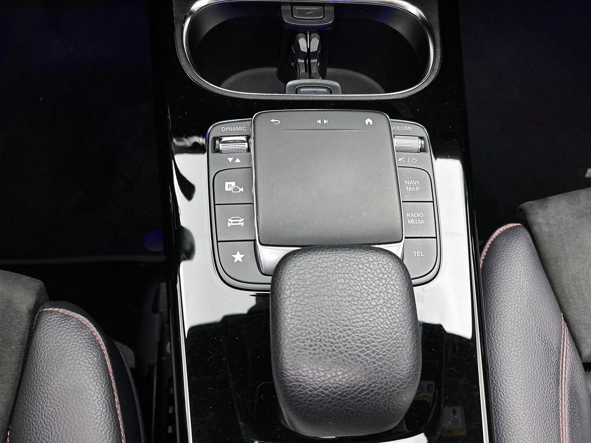 Mercedes-Benz-CLA-image-9