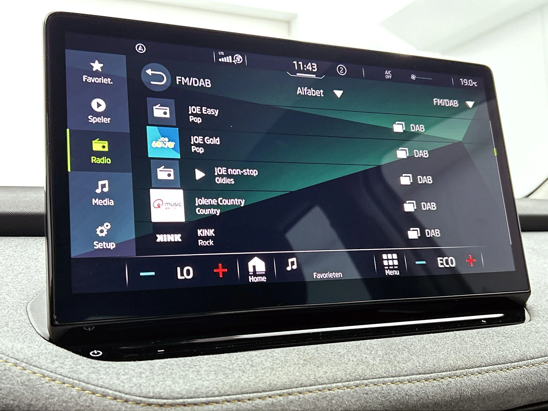 Škoda-Enyaq iV-image-6