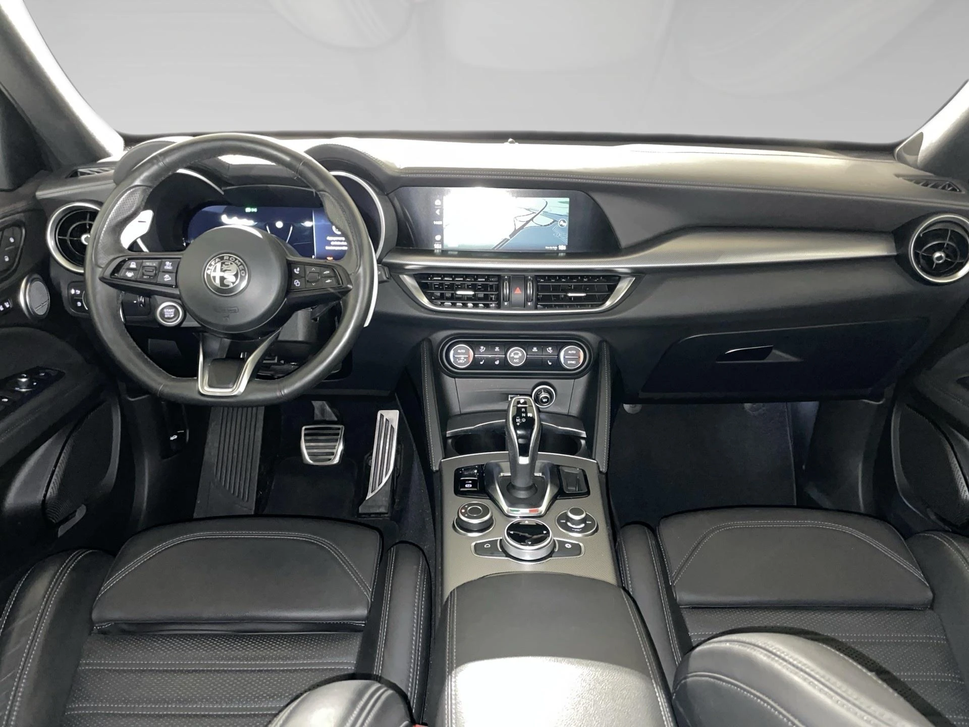 Alfa Romeo-Stelvio-image-4