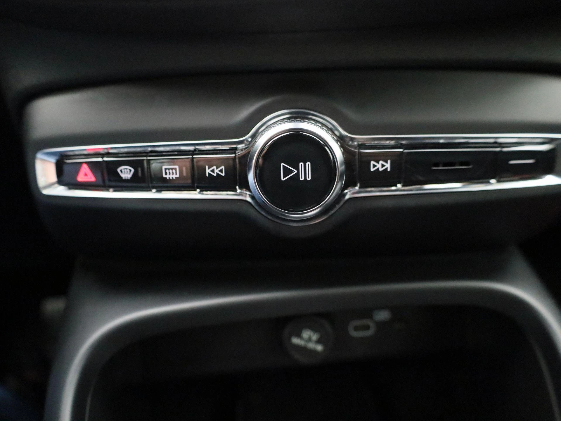 Volvo-XC40-image-21