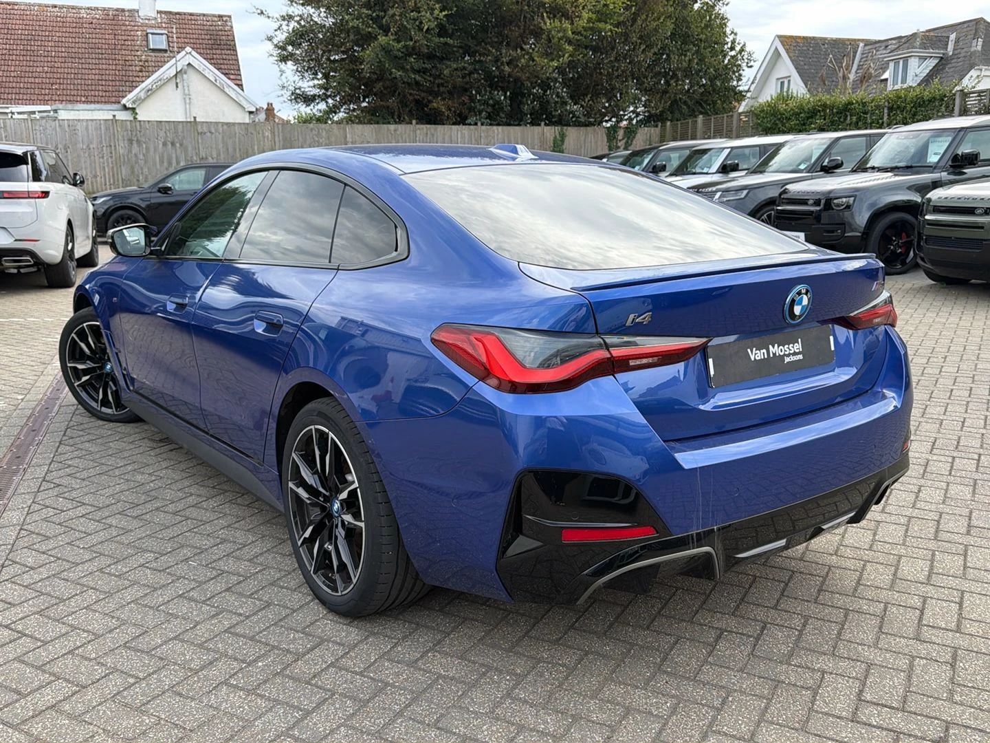BMW i4, image 4