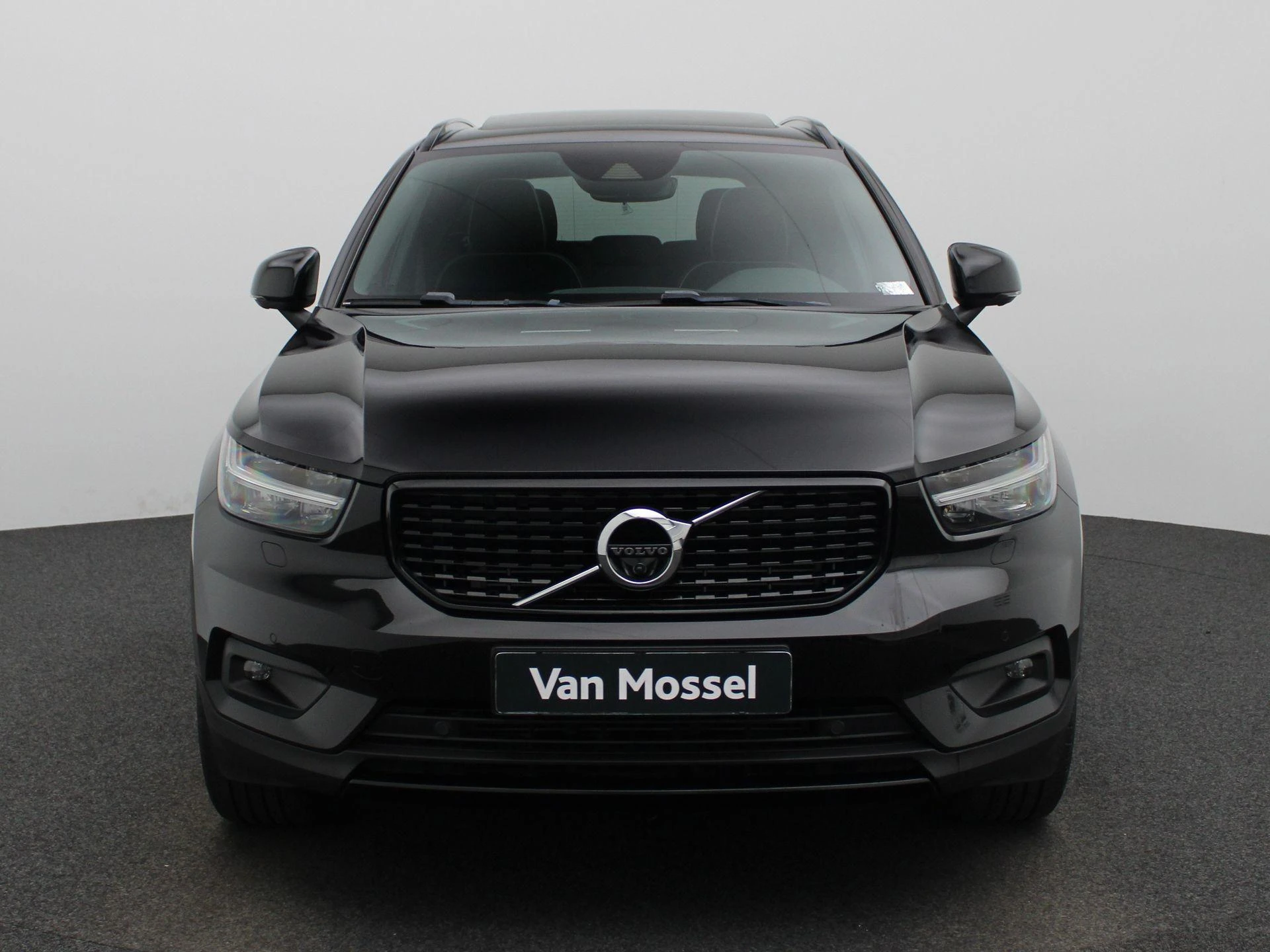 Volvo-XC40-image-2