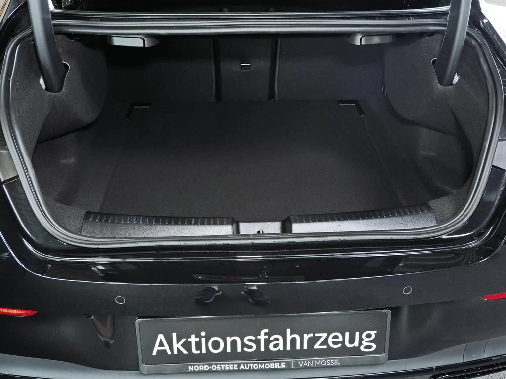 Mercedes-Benz-CLA 180-image-16