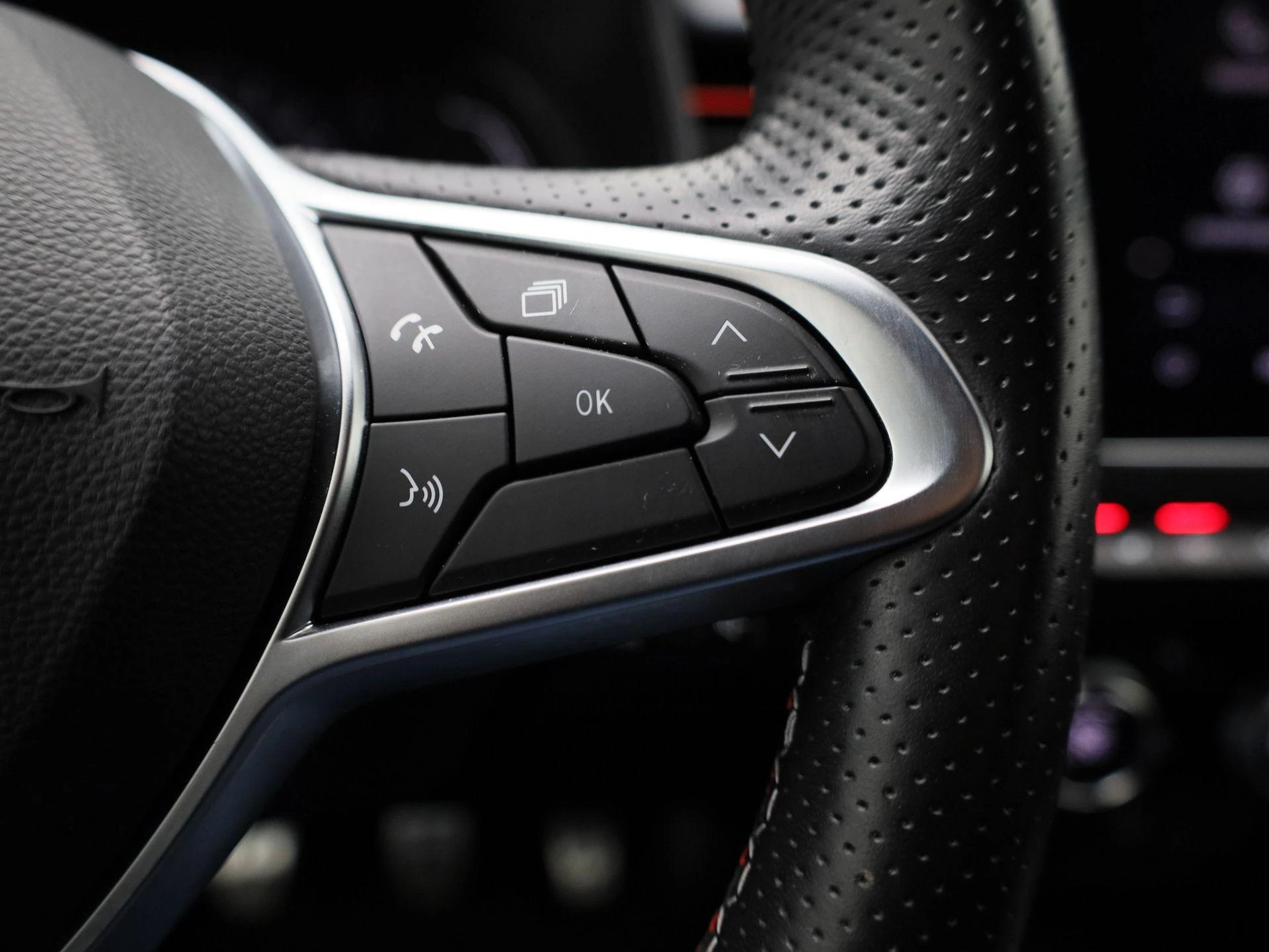 Renault-Clio-image-16