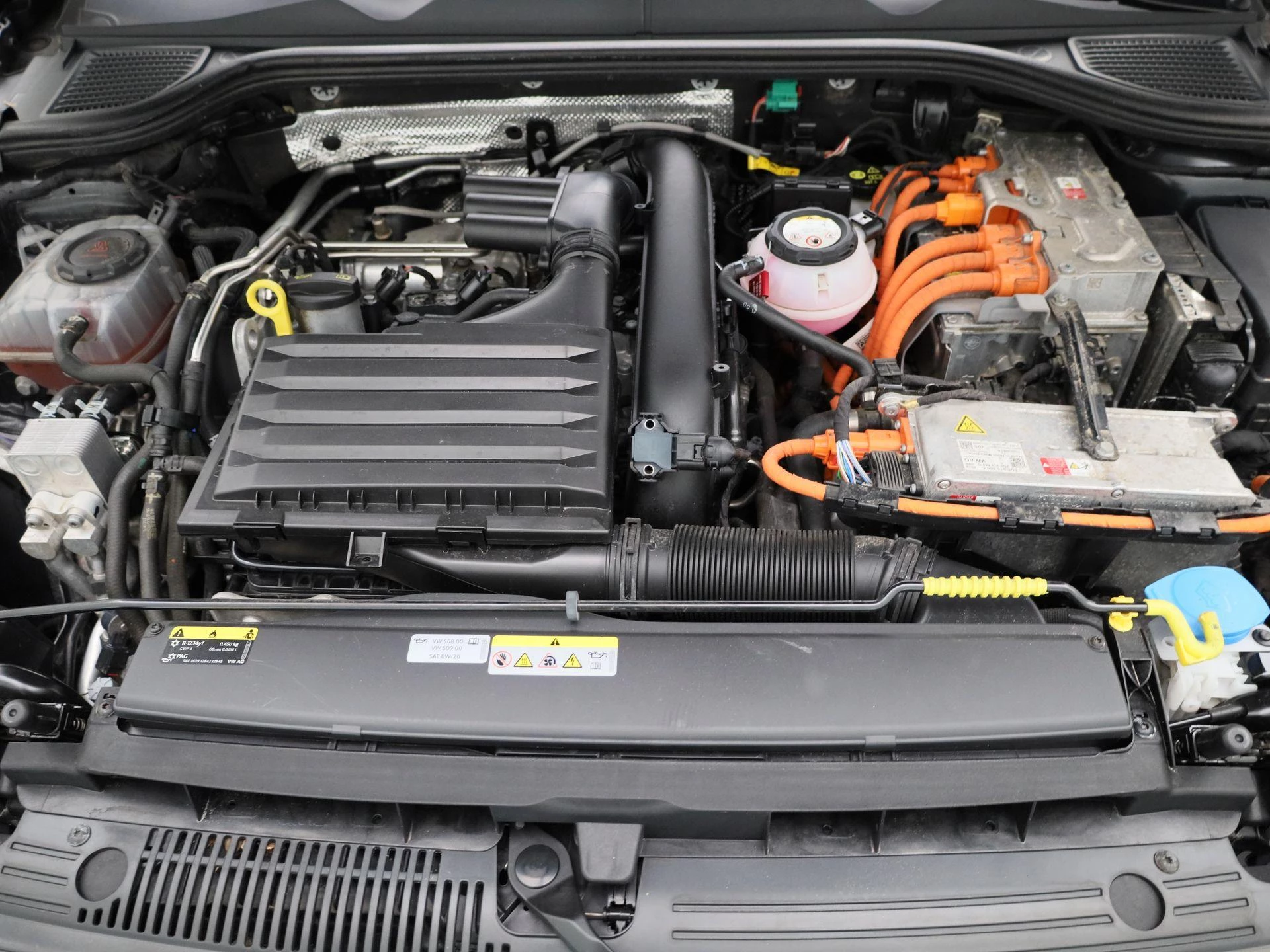 Volkswagen-Golf-image-34