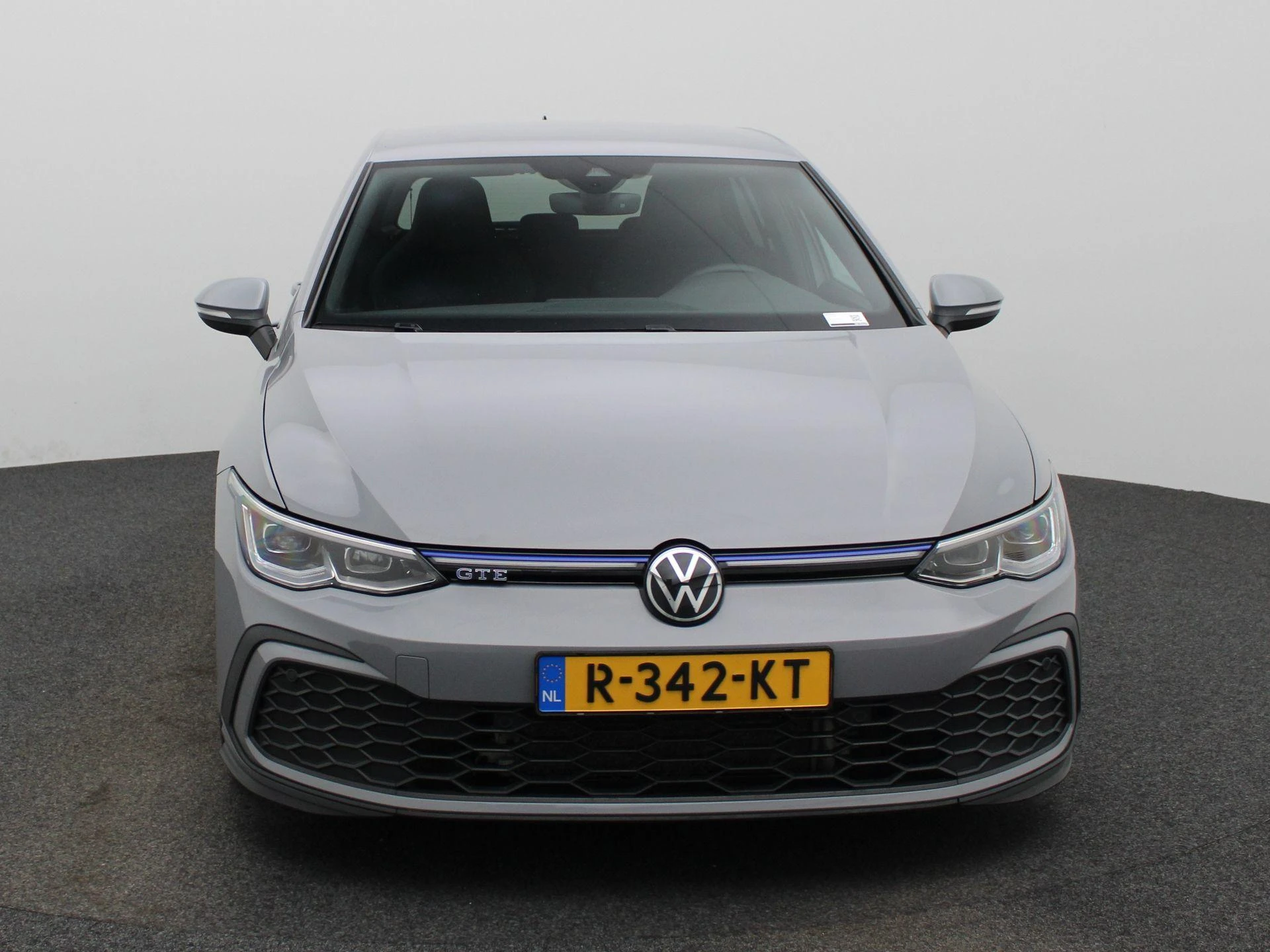 Volkswagen-Golf-image-2
