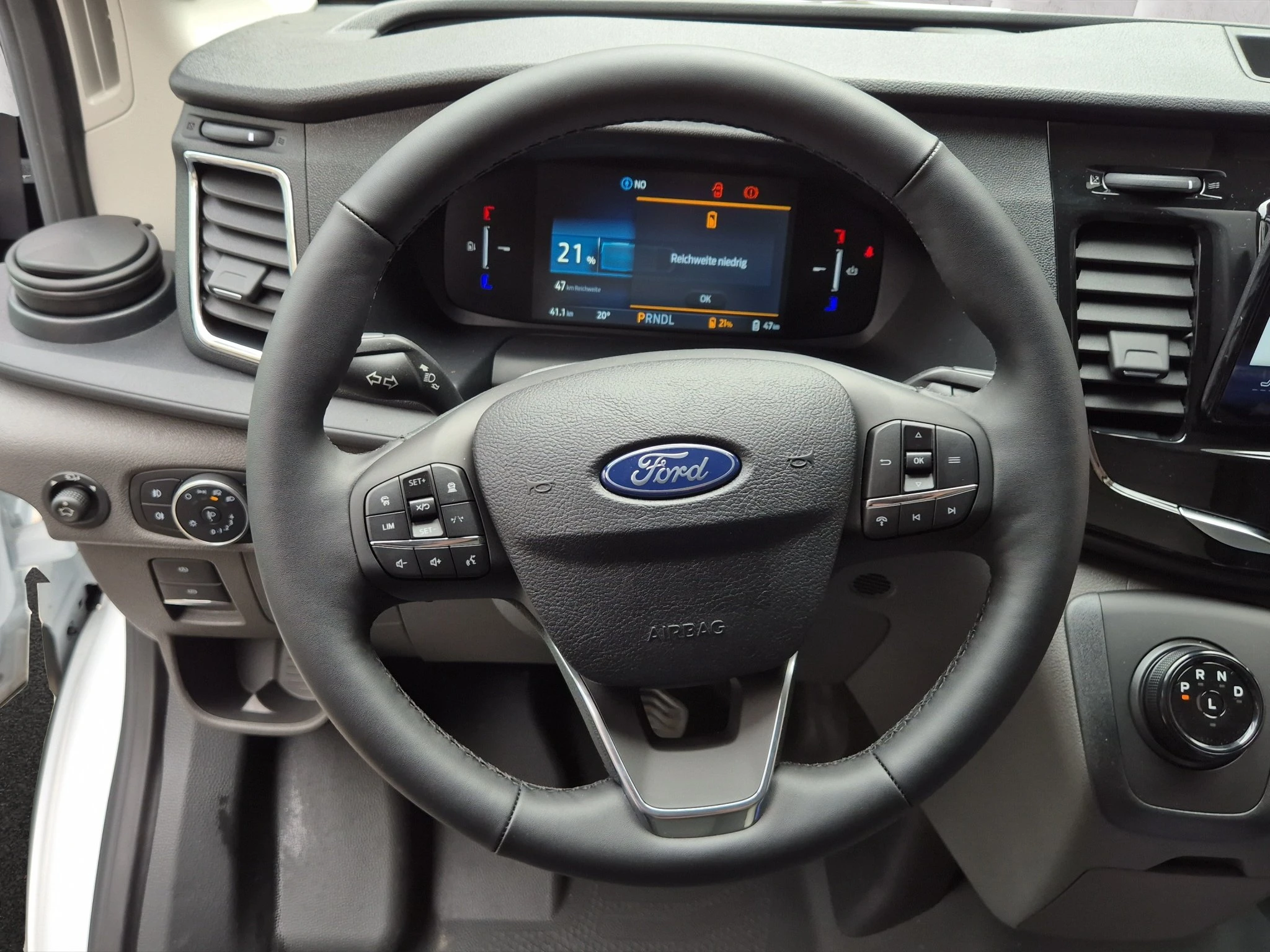 Ford-Transit-image-12