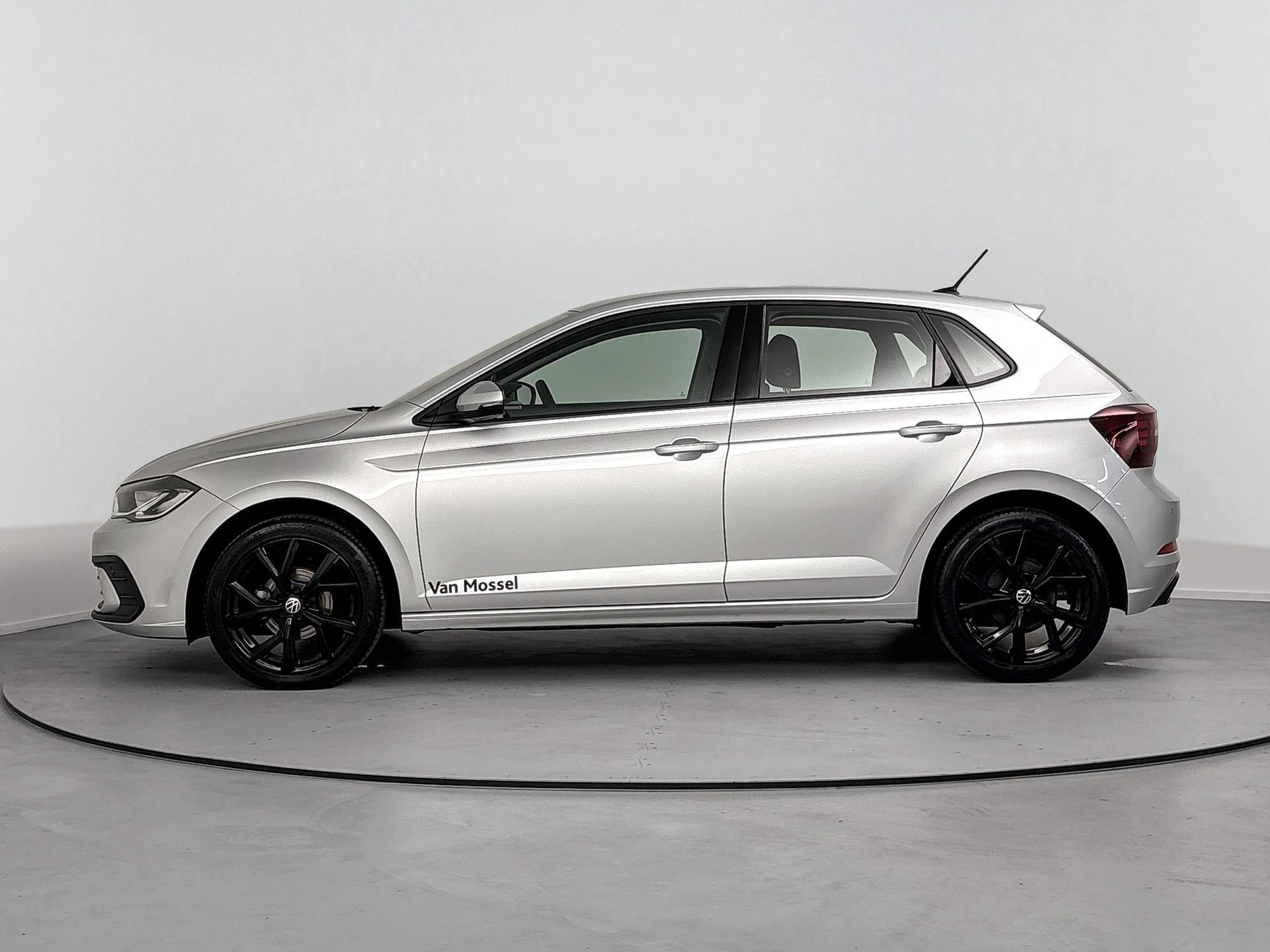 Volkswagen-Polo-image-1