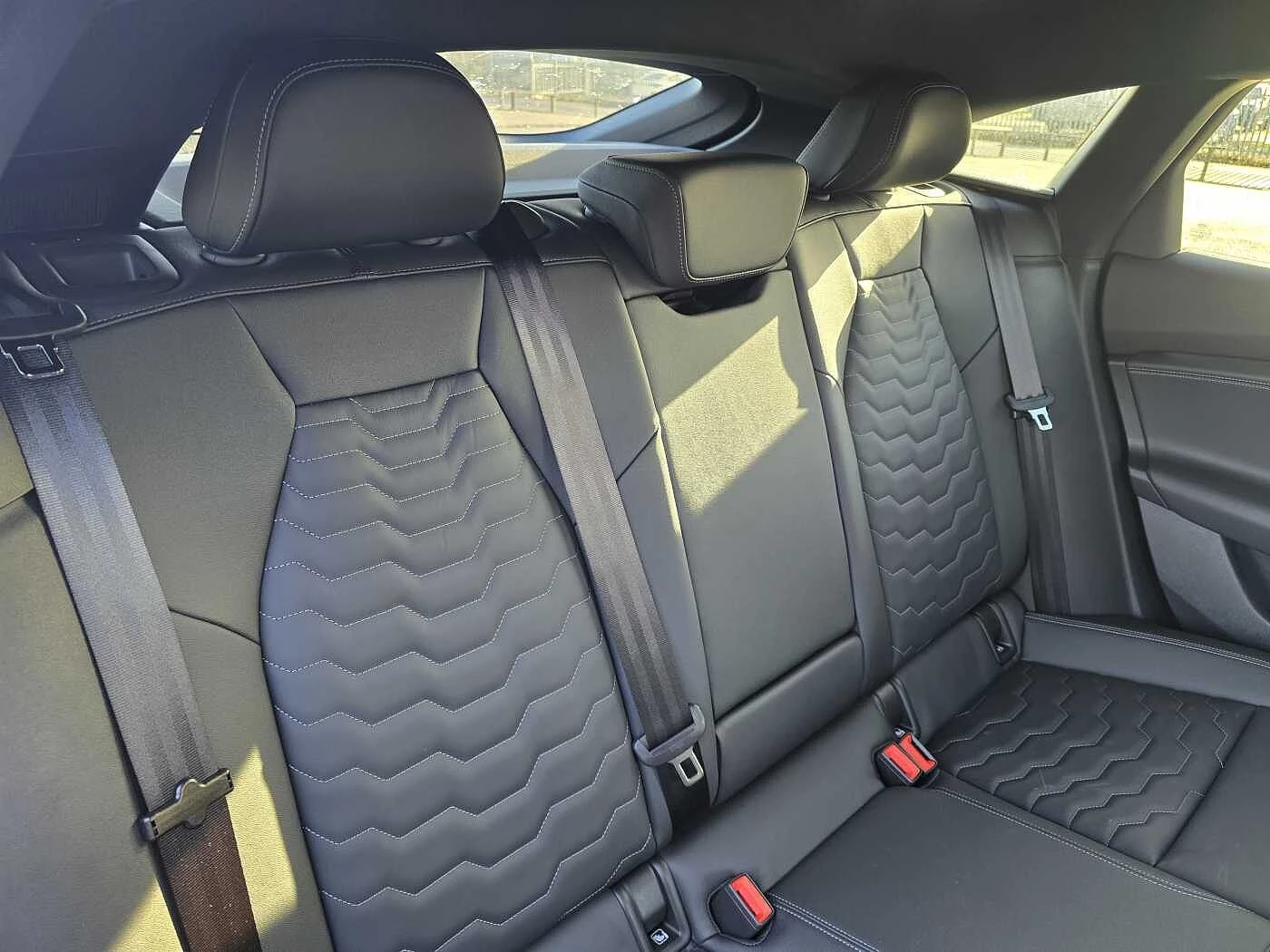 Audi-A6 Sportback e-tron-image-32
