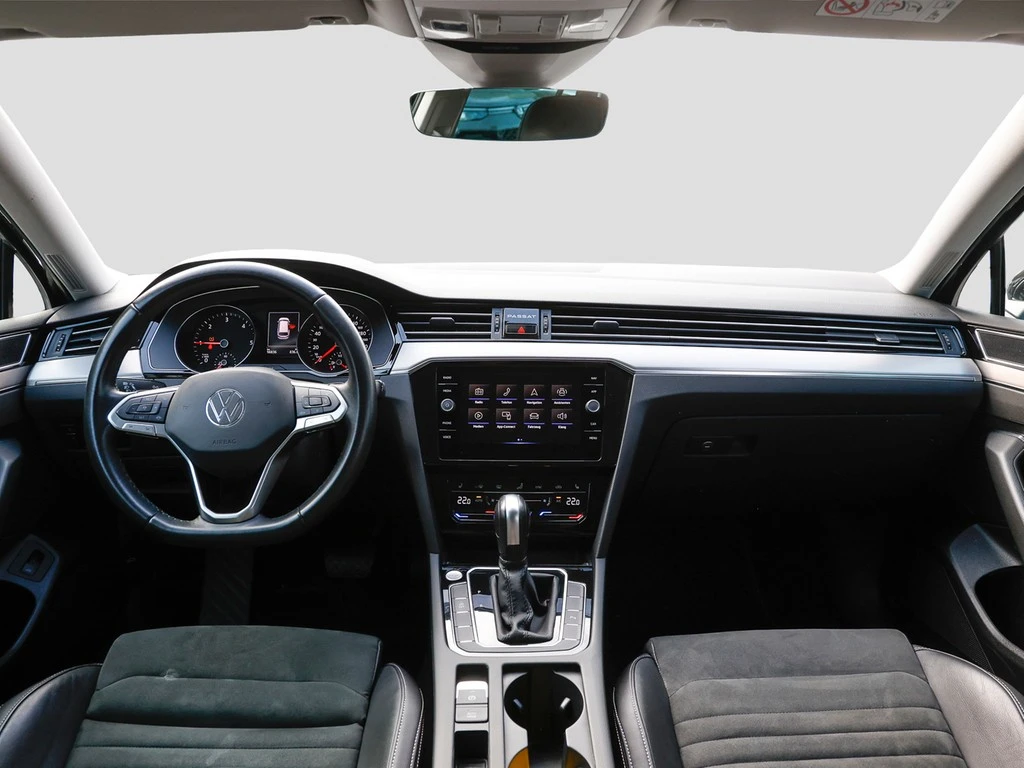 Volkswagen-Passat-image-10