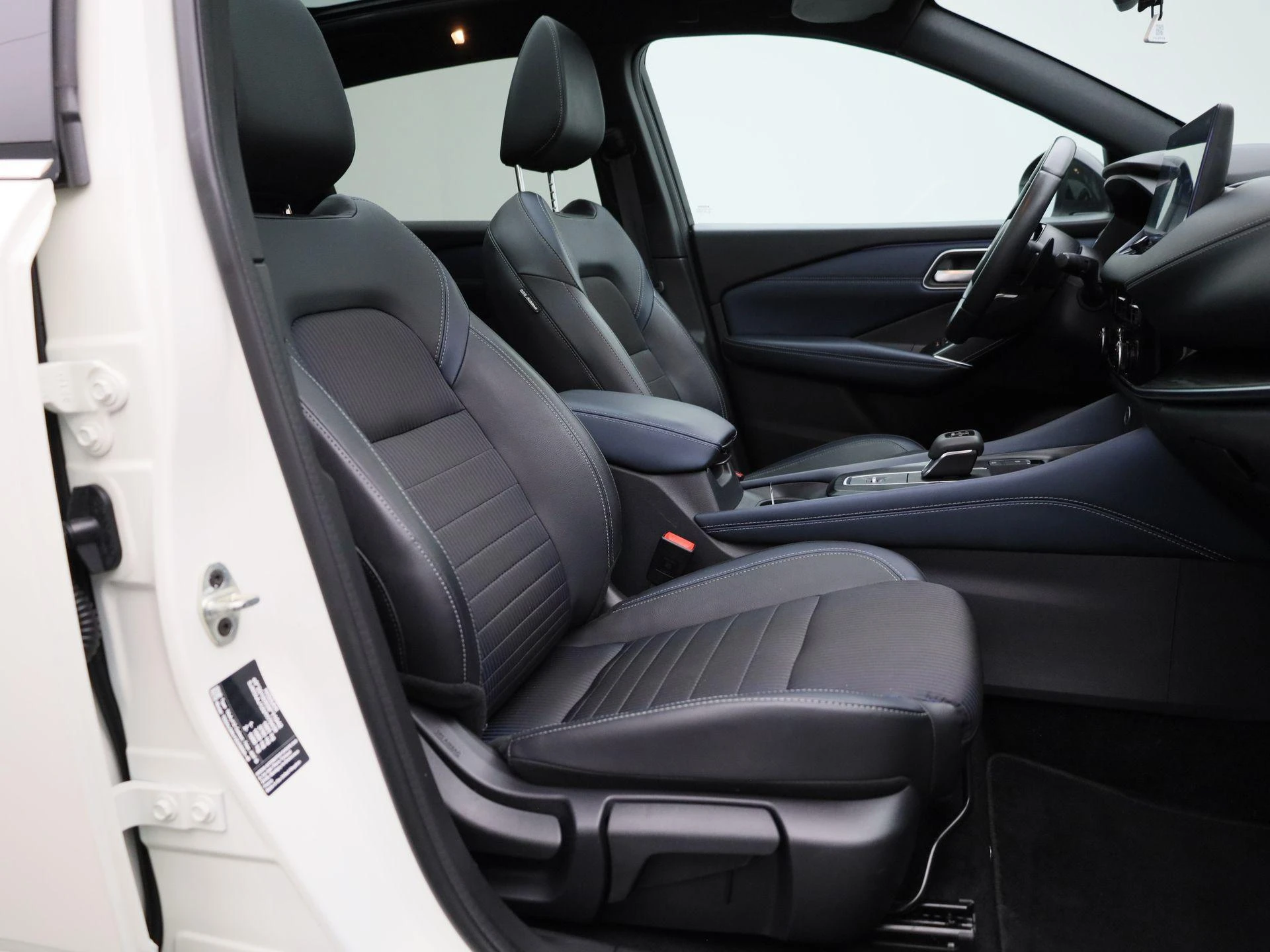 Nissan-QASHQAI-image-35