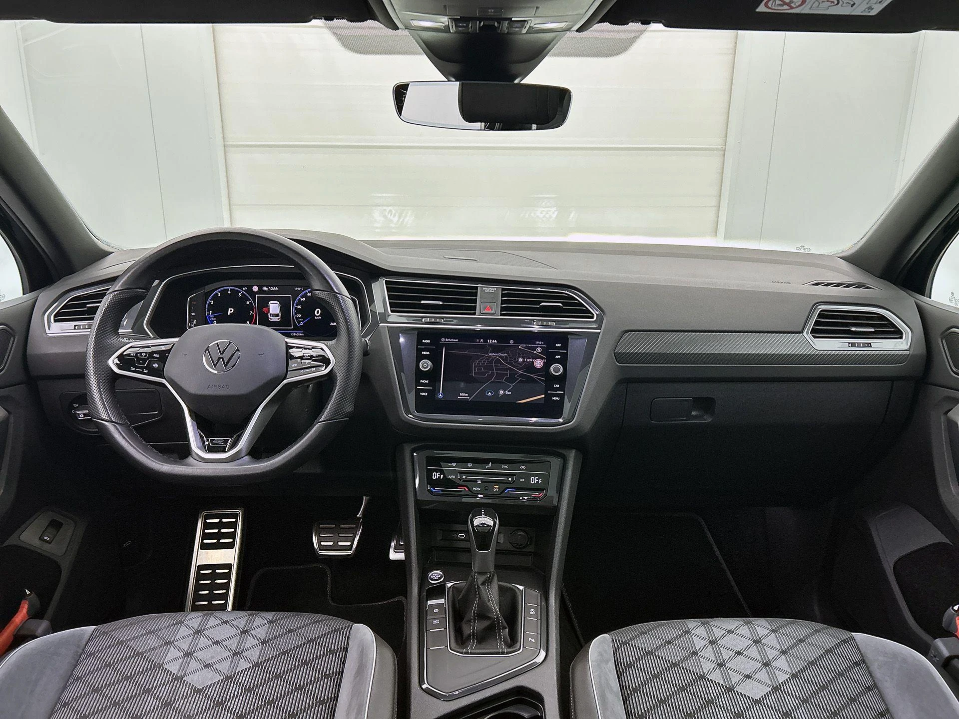 Volkswagen-Tiguan-image-20