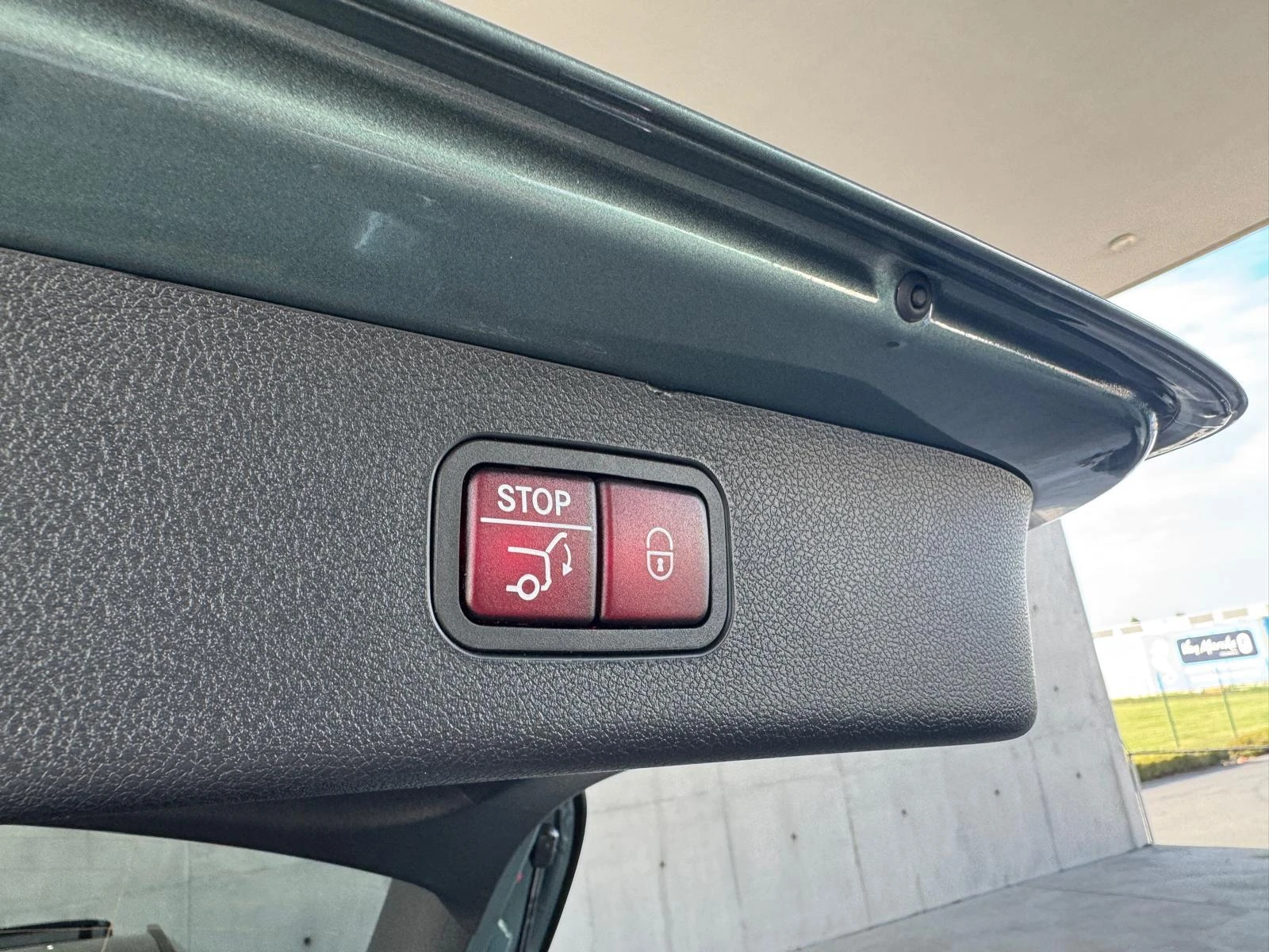Mercedes-Benz-E-Klasse-image-23