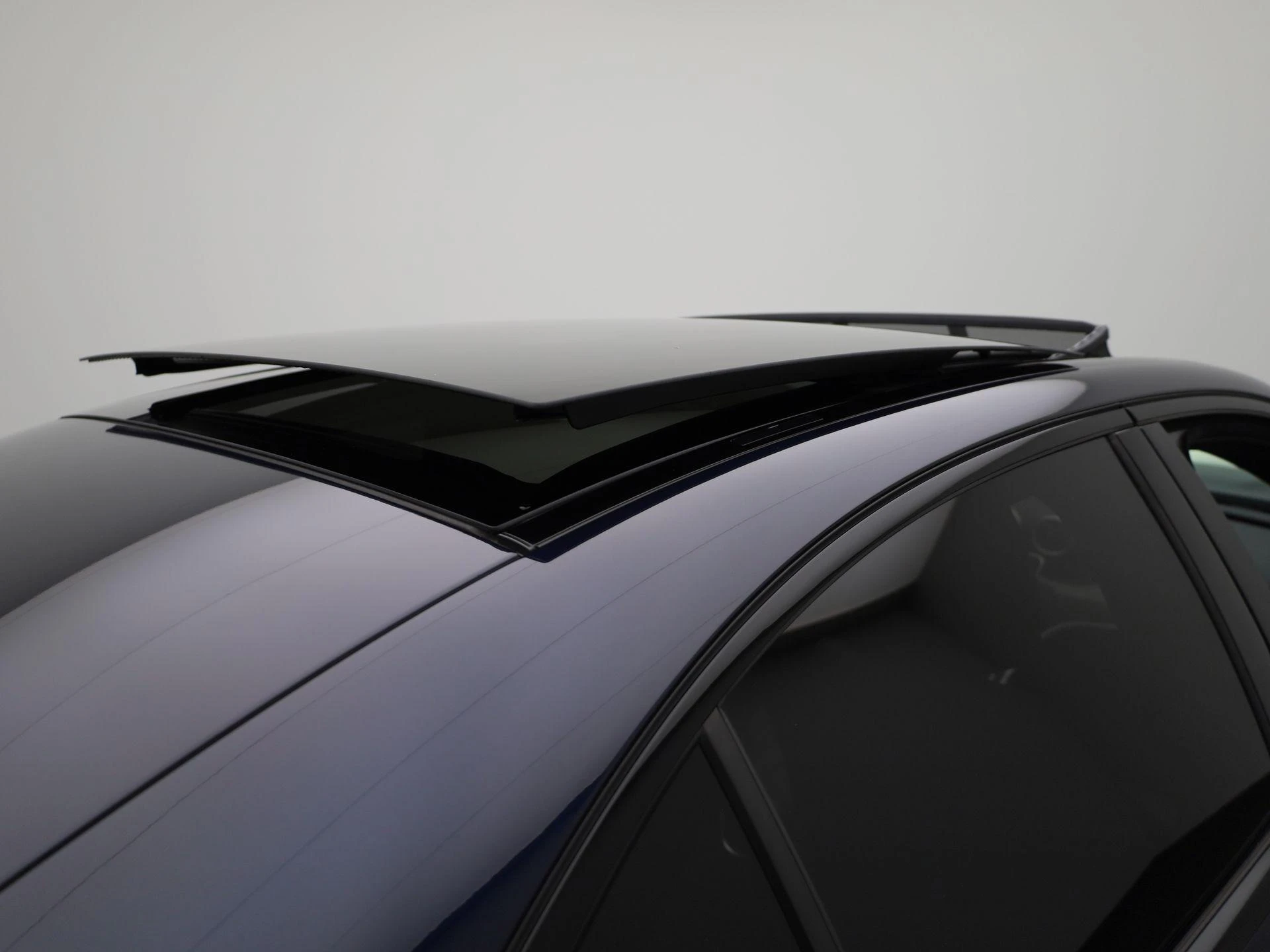 Mercedes-Benz-C-Klasse-image-46