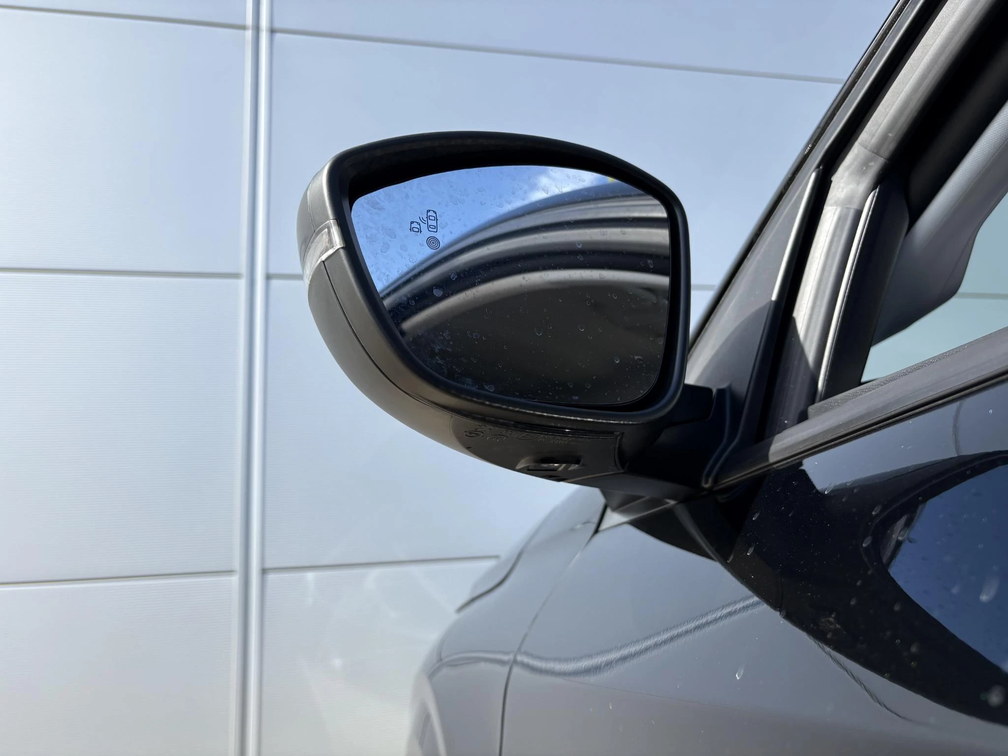 Peugeot-208-image-20