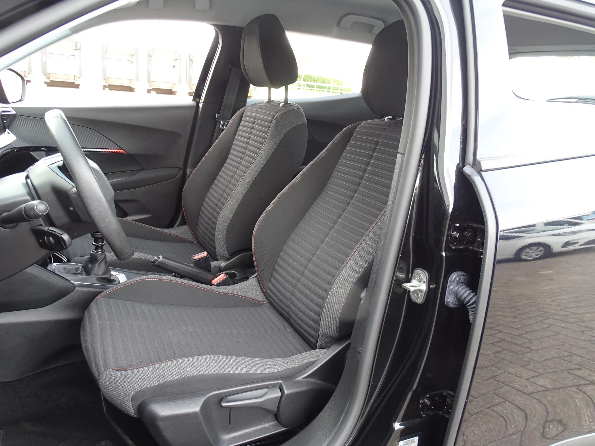 Peugeot-2008-image-10