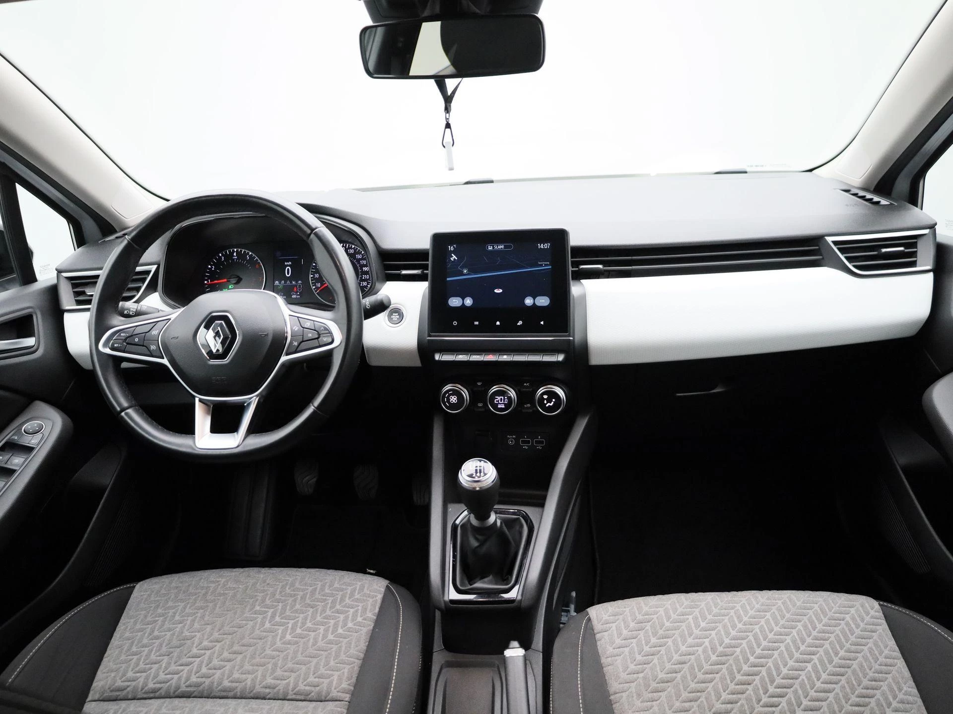 Renault-Clio-image-32