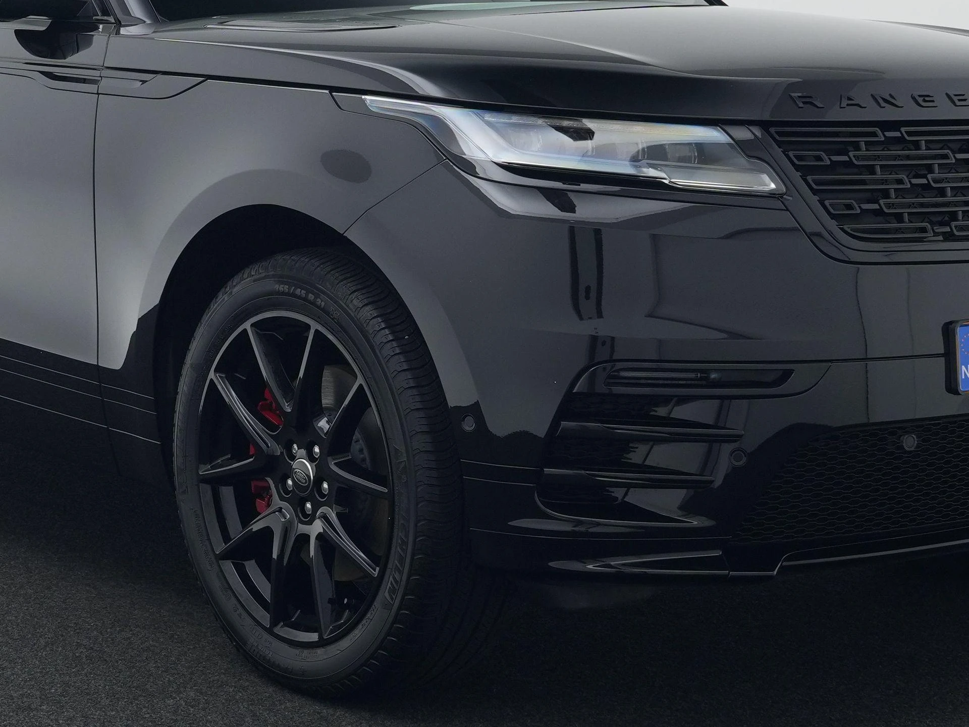 Land Rover-Range Rover Velar-image-11
