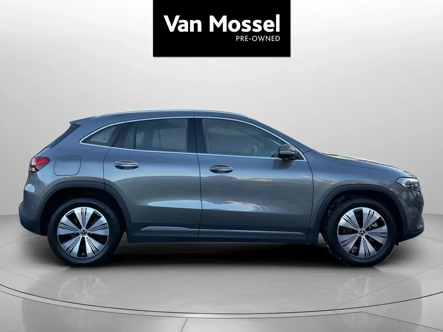 Mercedes-Benz-EQA-image-3