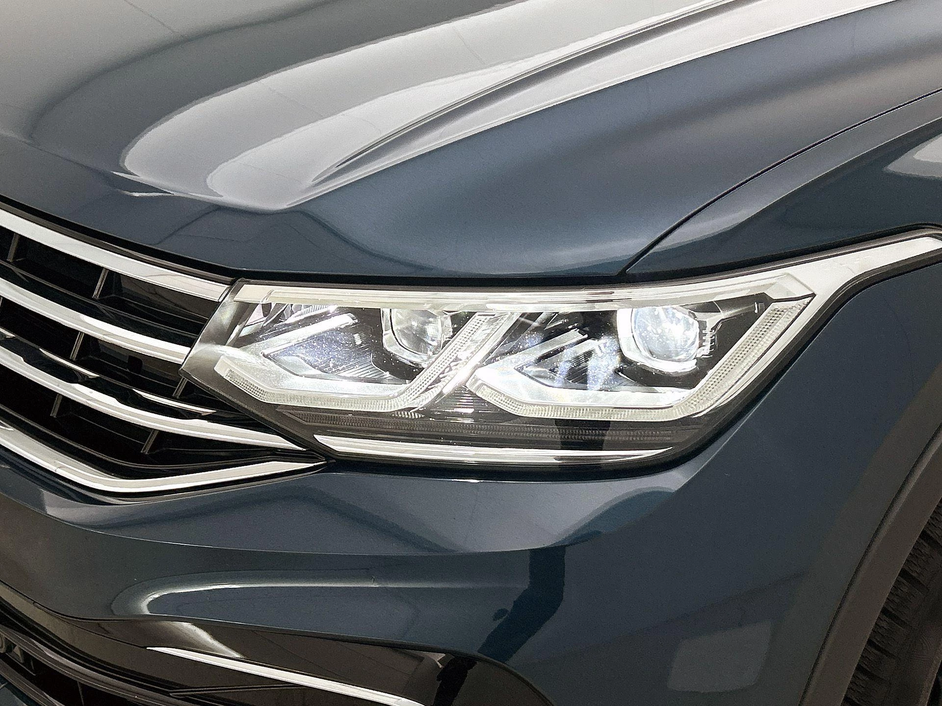 Volkswagen-Tiguan-image-25