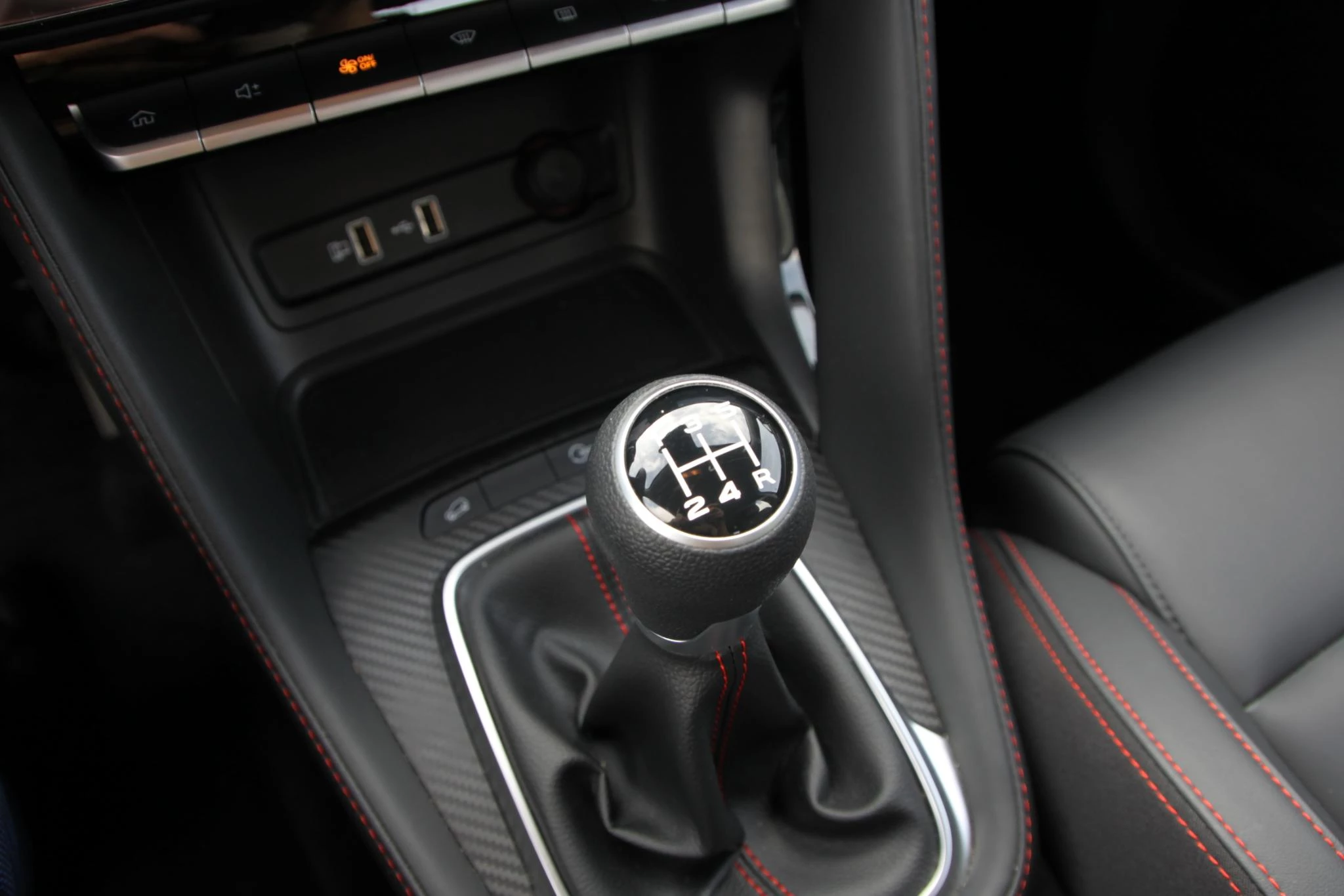 MG ZS 1.5 VTi-Tech MT LUXURY