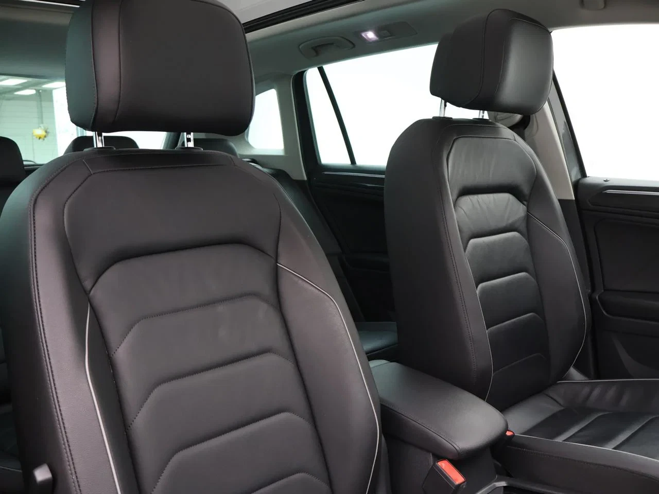 Volkswagen Tiguan Tiguan 1.4TSI 150PK *PANODAK*TREKHAAK*LEDER*PDC*ACC*NAVI*APP-CONNECT*MEMORY SEATS*...*