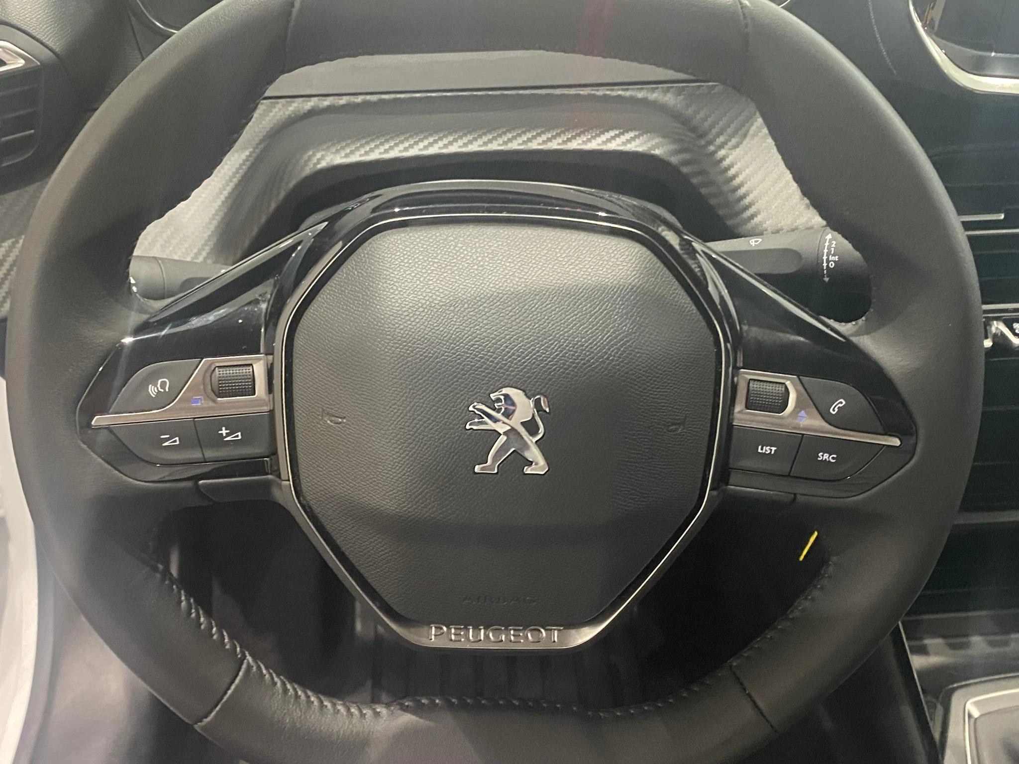 Peugeot-208-image-11