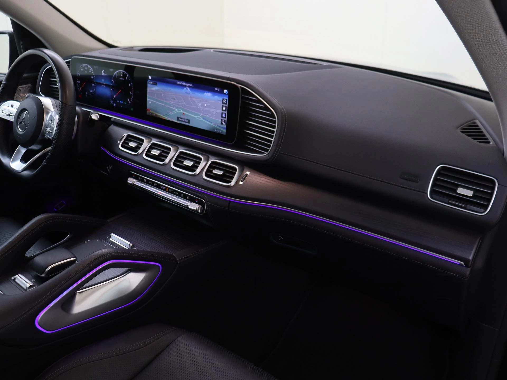 Mercedes-Benz-GLE-image-11