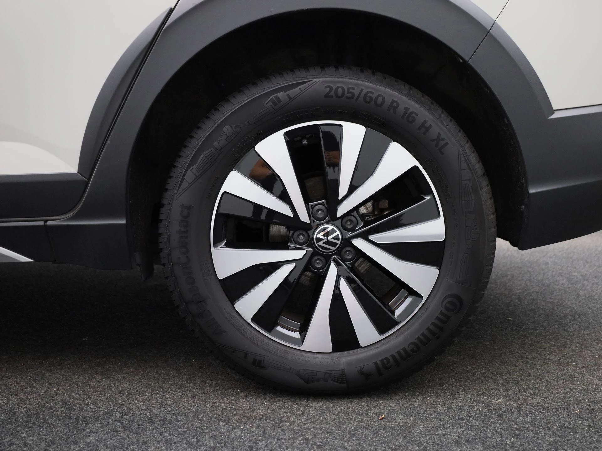 Volkswagen-Taigo-image-13