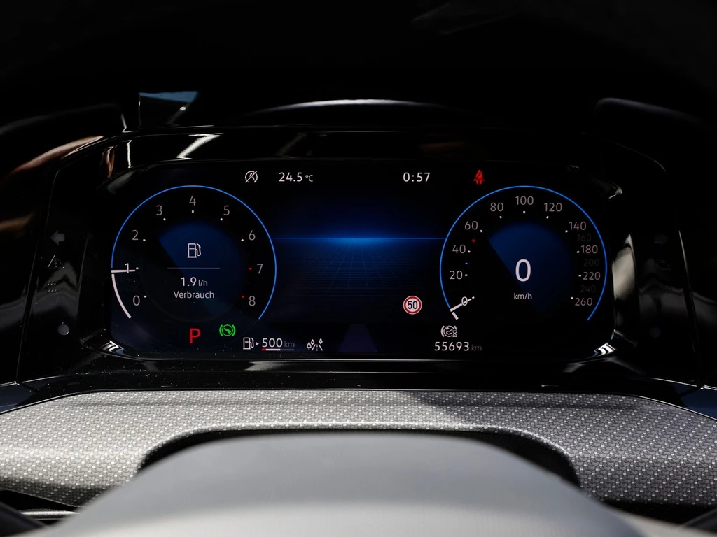 Volkswagen-Golf-image-13