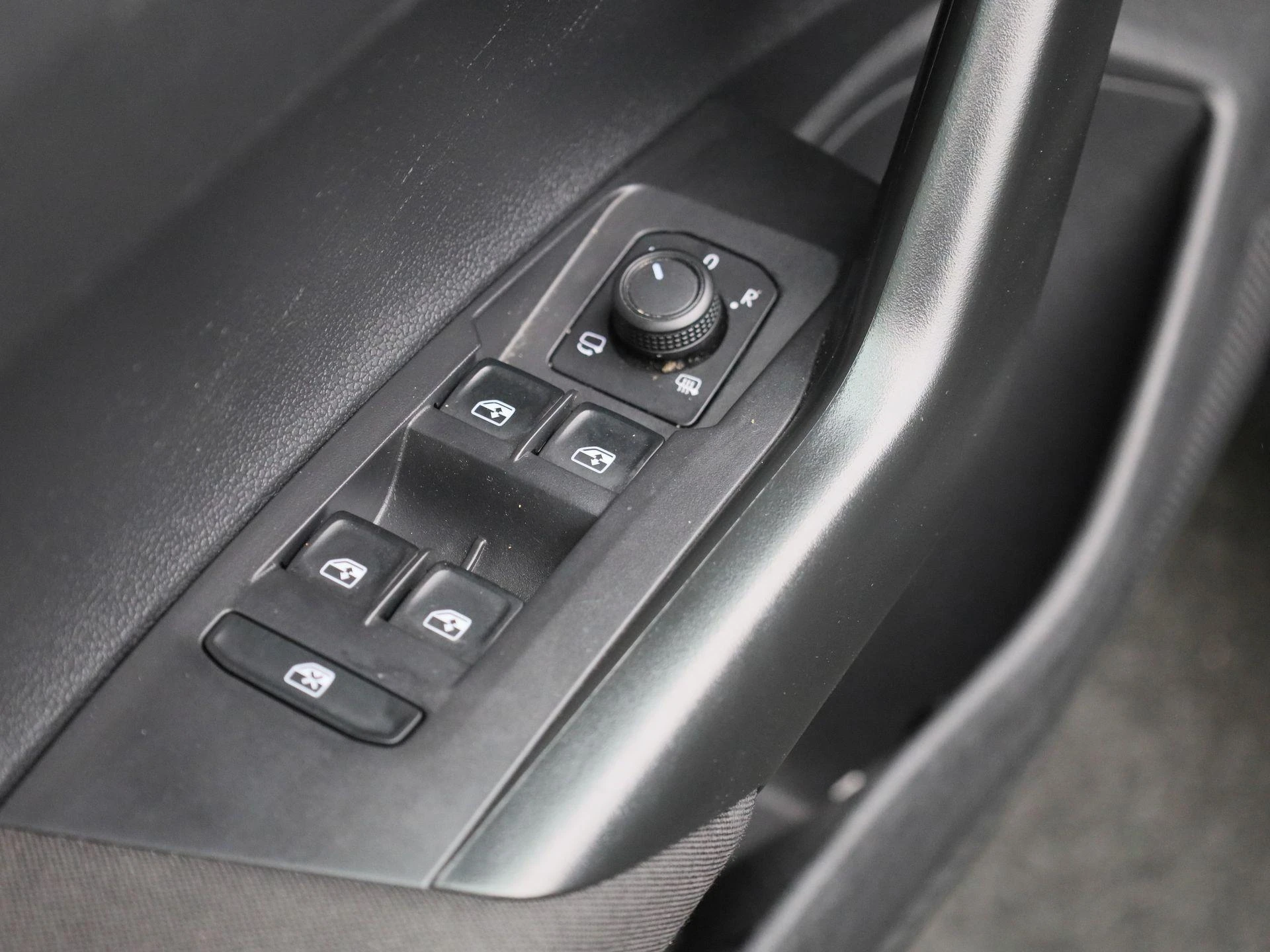 Volkswagen-Polo-image-28