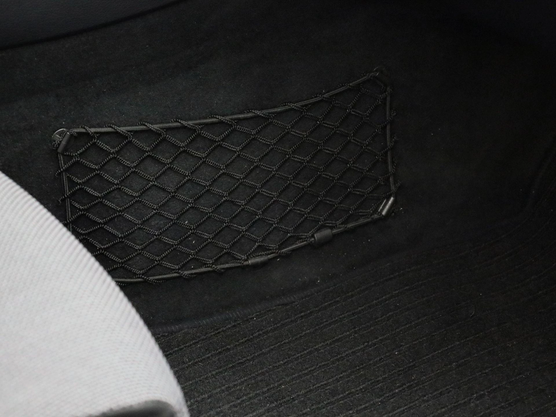 Mercedes-Benz-E-Klasse-image-30