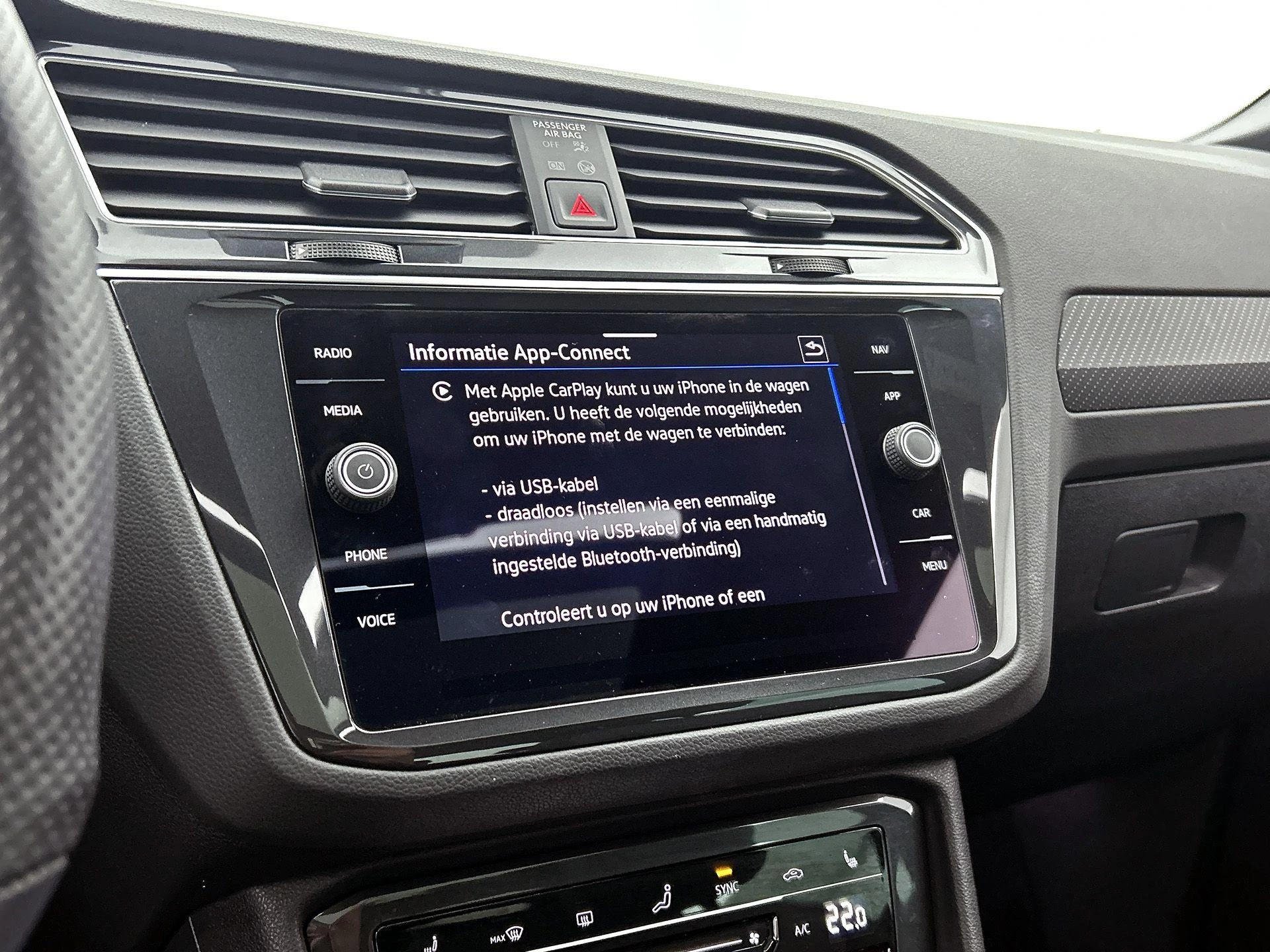 Volkswagen-Tiguan-image-11