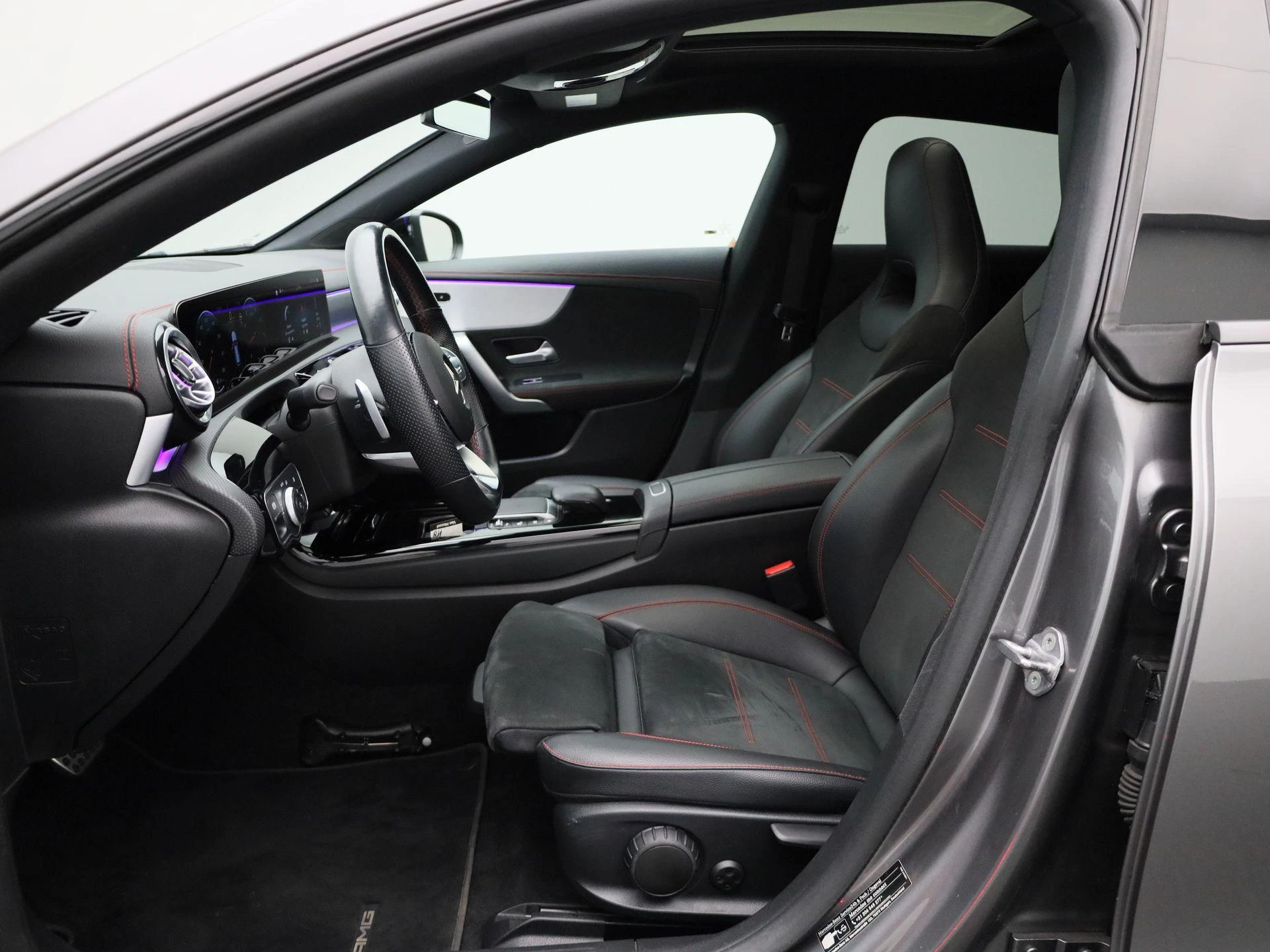 Mercedes-Benz-CLA-image-8
